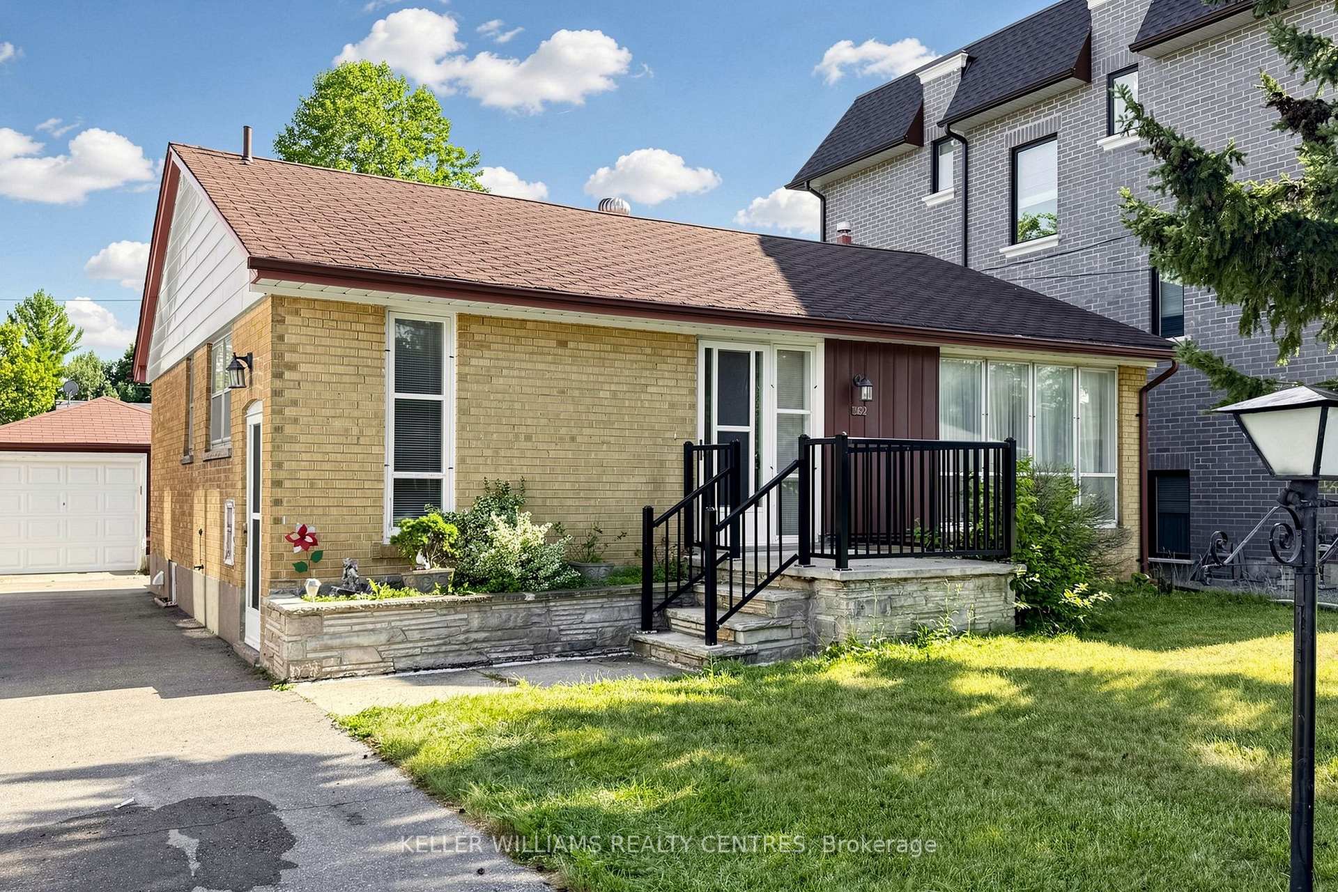 Front of 302 Palmer Avenue