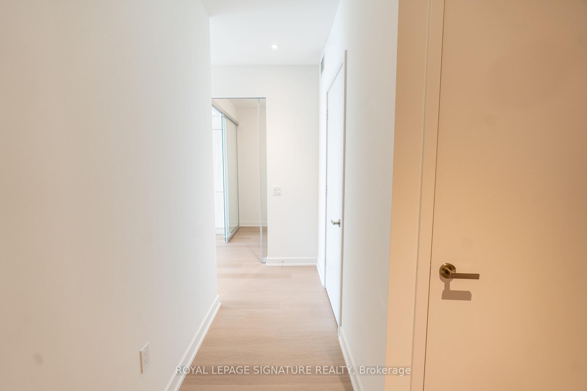 Photo 2 of Unit 4312, 448 Burnhamthorpe Road W, Mississauga, City Centre — HOMEH