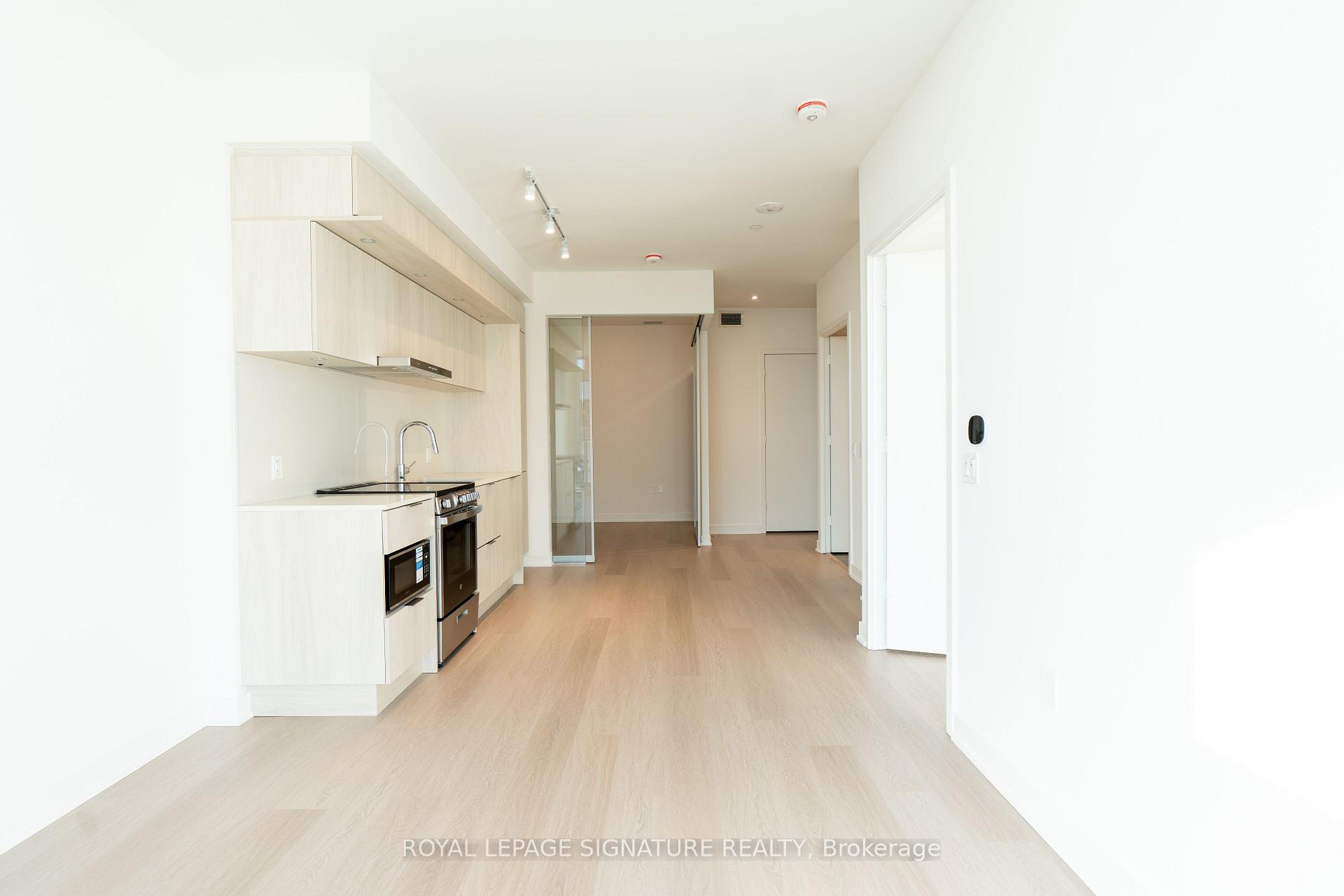 Photo 8 of Unit 4312, 448 Burnhamthorpe Road W, Mississauga, City Centre — HOMEH