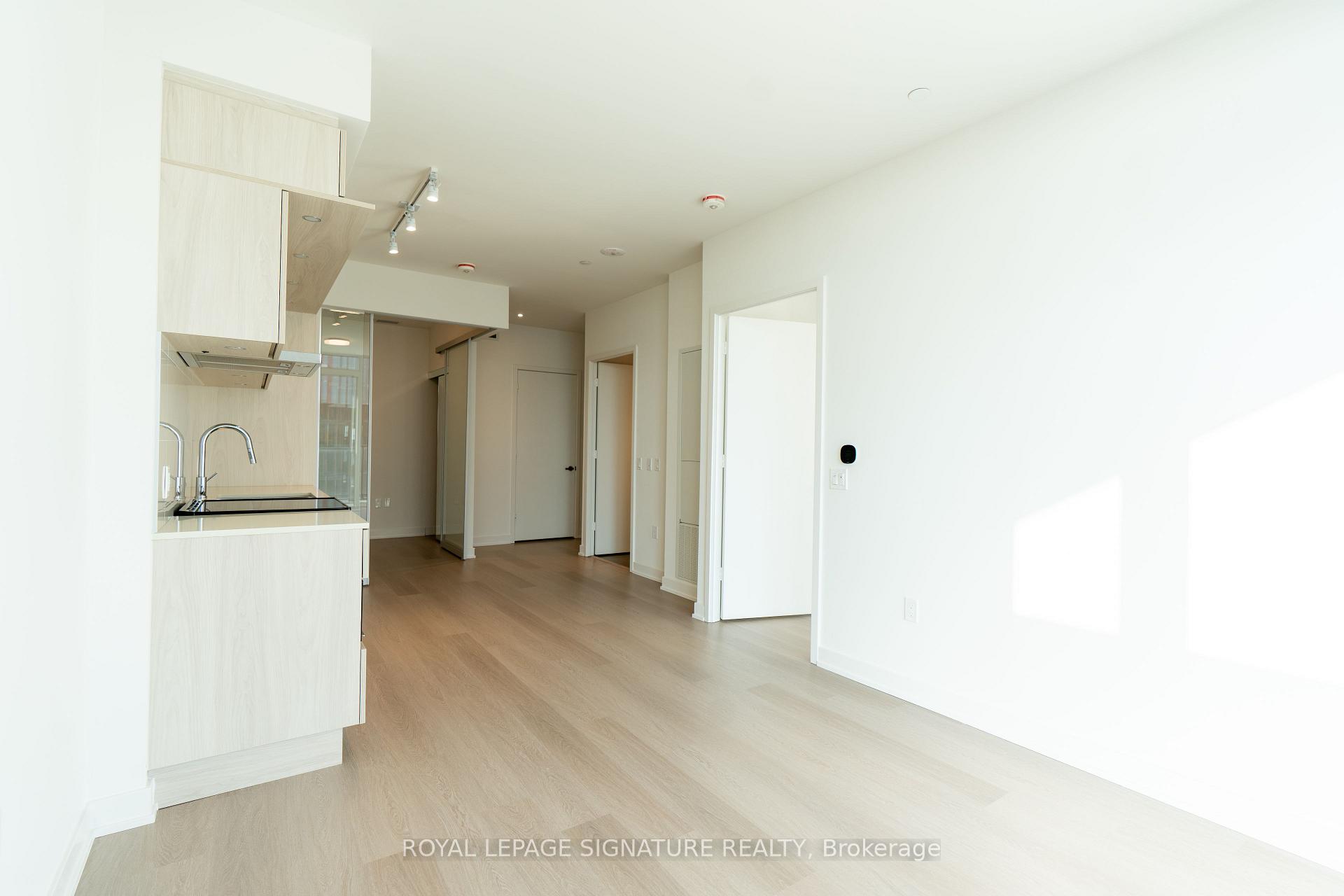 Photo 9 of Unit 4312, 448 Burnhamthorpe Road W, Mississauga, City Centre — HOMEH