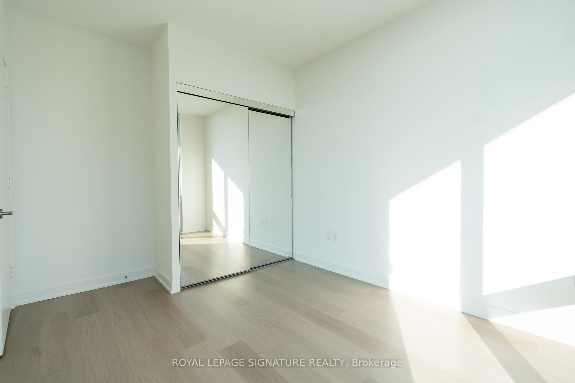 Photo 11 of Unit 4312, 448 Burnhamthorpe Road W, Mississauga, City Centre — HOMEH
