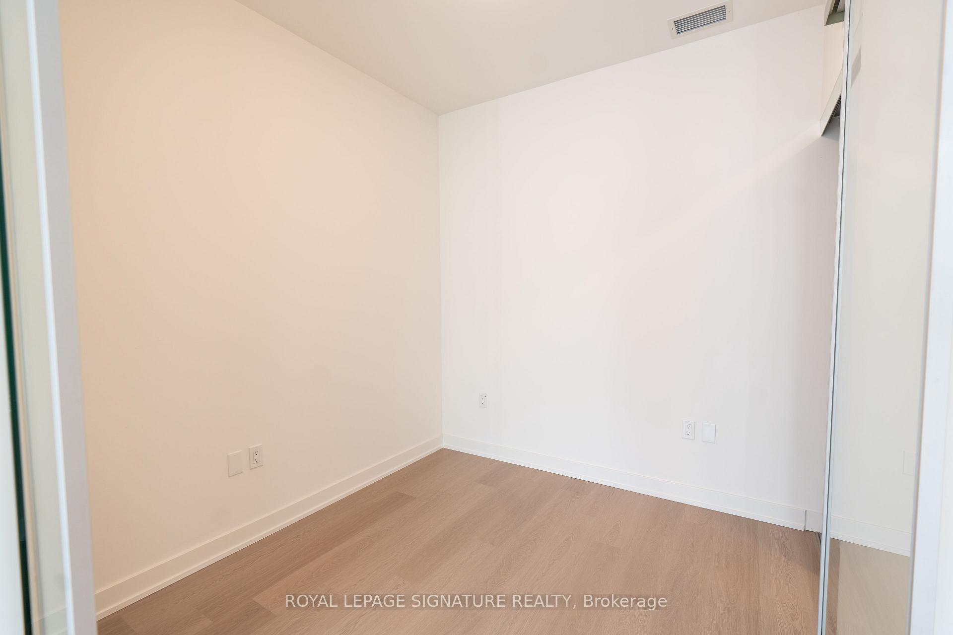 Photo 13 of Unit 4312, 448 Burnhamthorpe Road W, Mississauga, City Centre — HOMEH