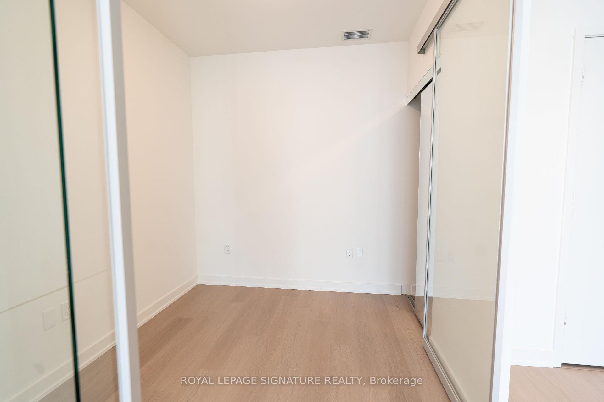 Photo 14 of Unit 4312, 448 Burnhamthorpe Road W, Mississauga, City Centre — HOMEH