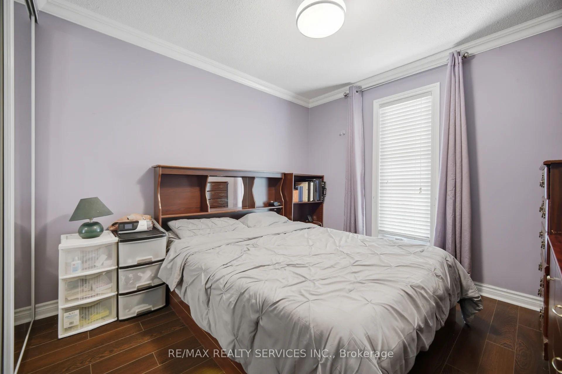 Photo 21 of 10 Hartnell Square, Brampton, Central Park — HOMEH