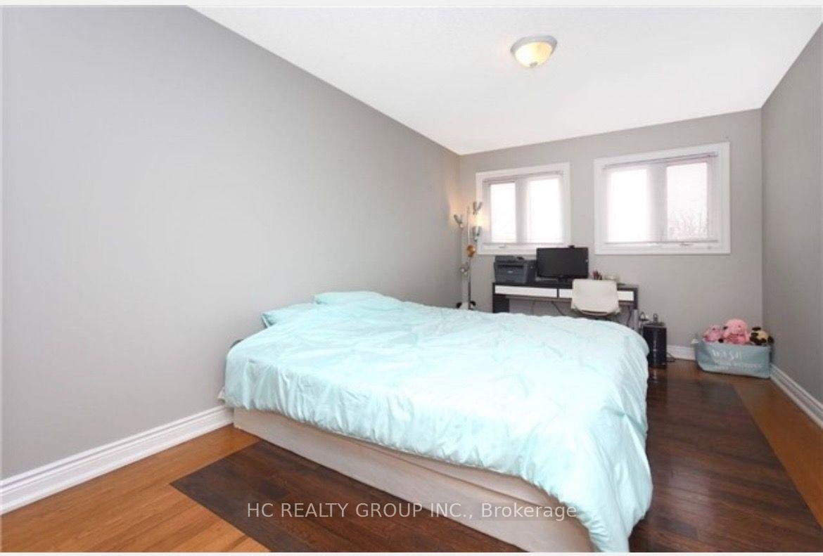 Photo 10 of 1482 Prince John Circle, Oakville, Clearview — HOMEH
