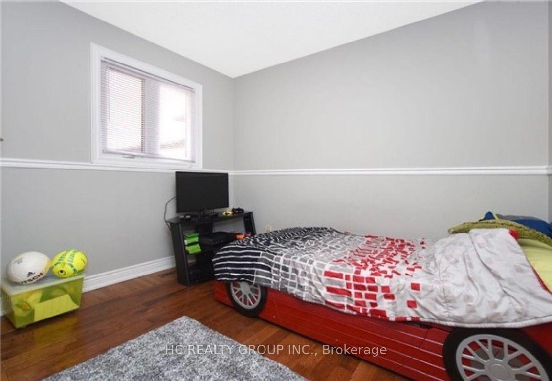 Photo 17 of 1482 Prince John Circle, Oakville, Clearview — HOMEH