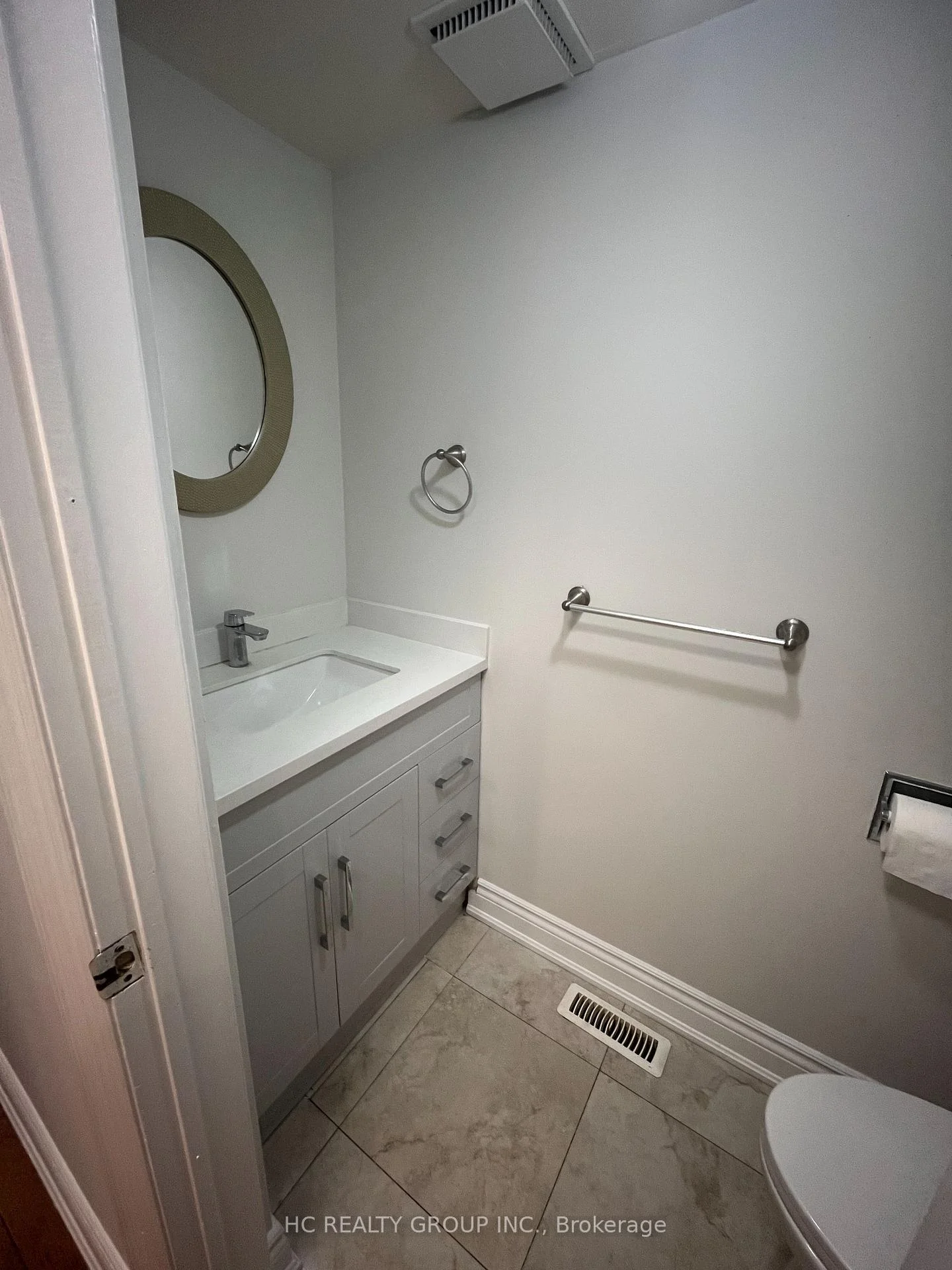 Photo 12 of 1482 Prince John Circle, Oakville, Clearview — HOMEH