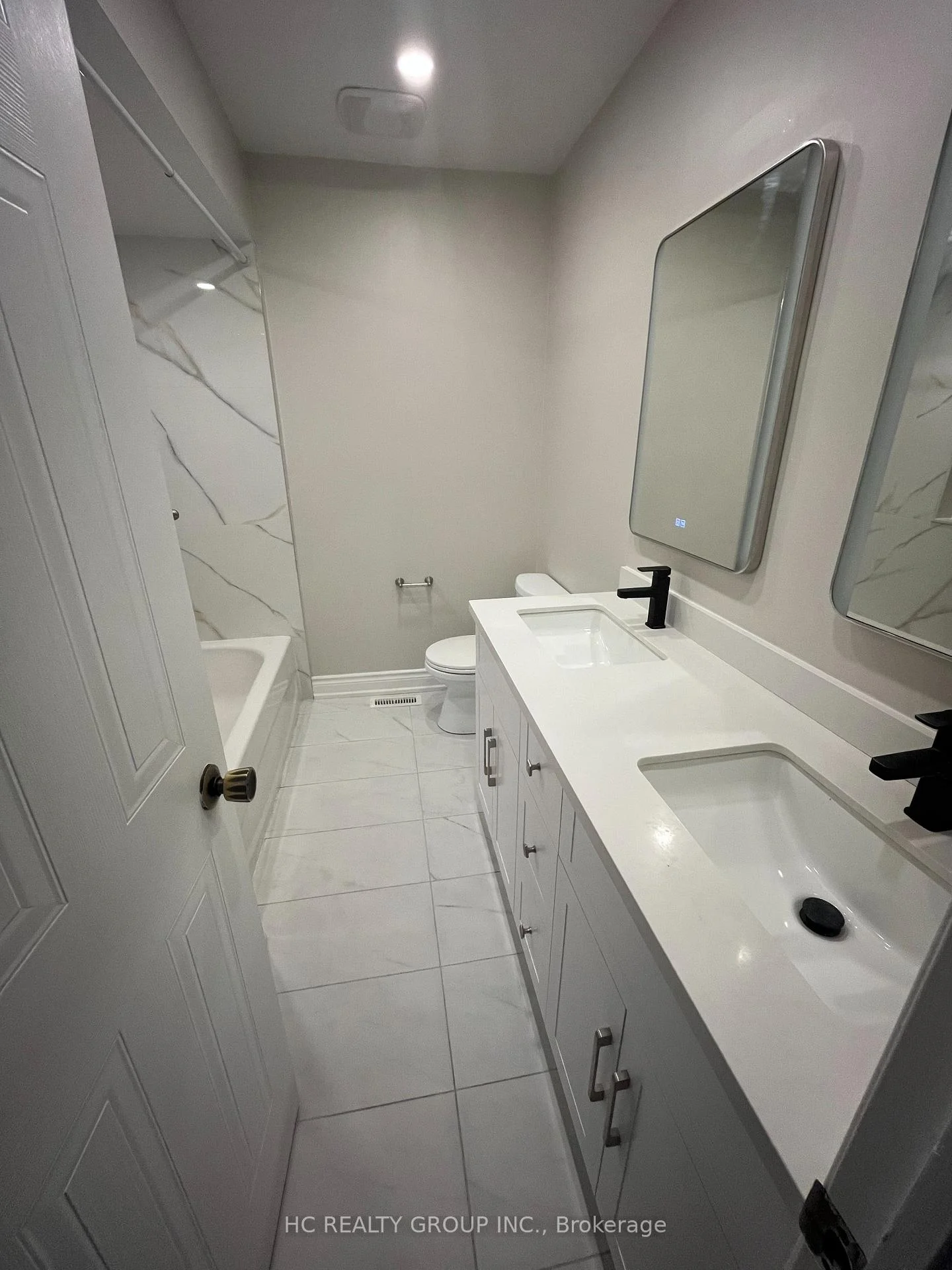 Photo 14 of 1482 Prince John Circle, Oakville, Clearview — HOMEH