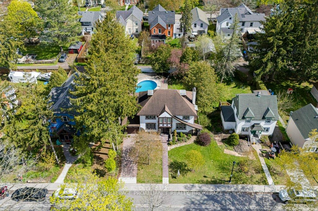 Photo 2 of 163 Pine Street, Gananoque, Gananoque — HOMEH