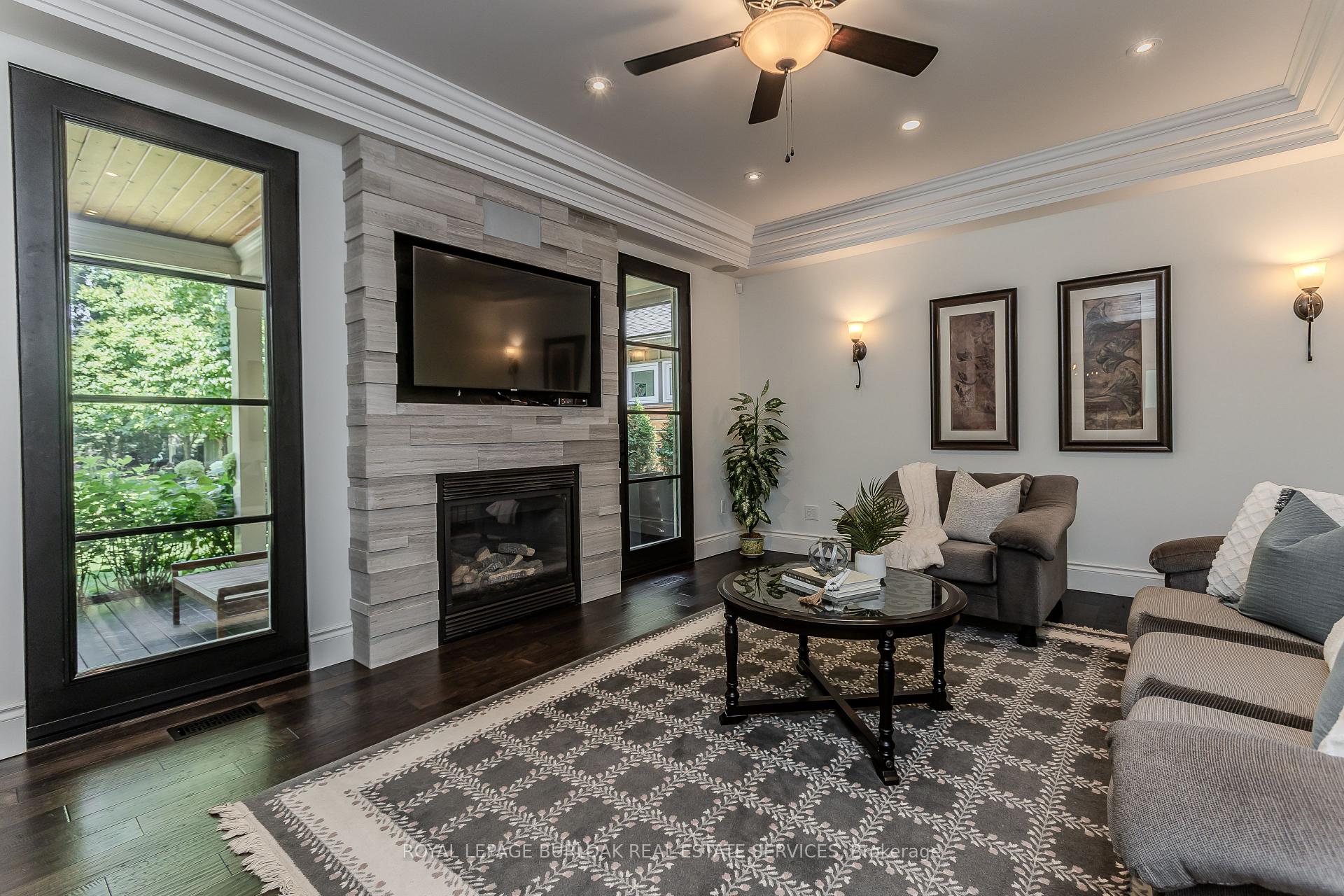 Photo 4 of 427 Smith Avenue, Burlington, Brant — HOMEH