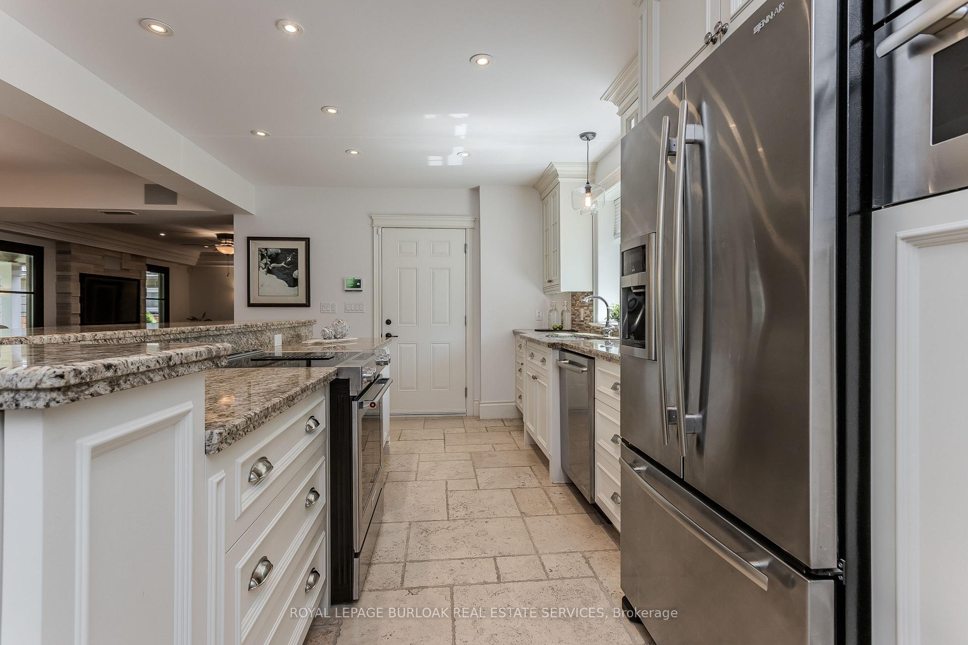 Photo 9 of 427 Smith Avenue, Burlington, Brant — HOMEH
