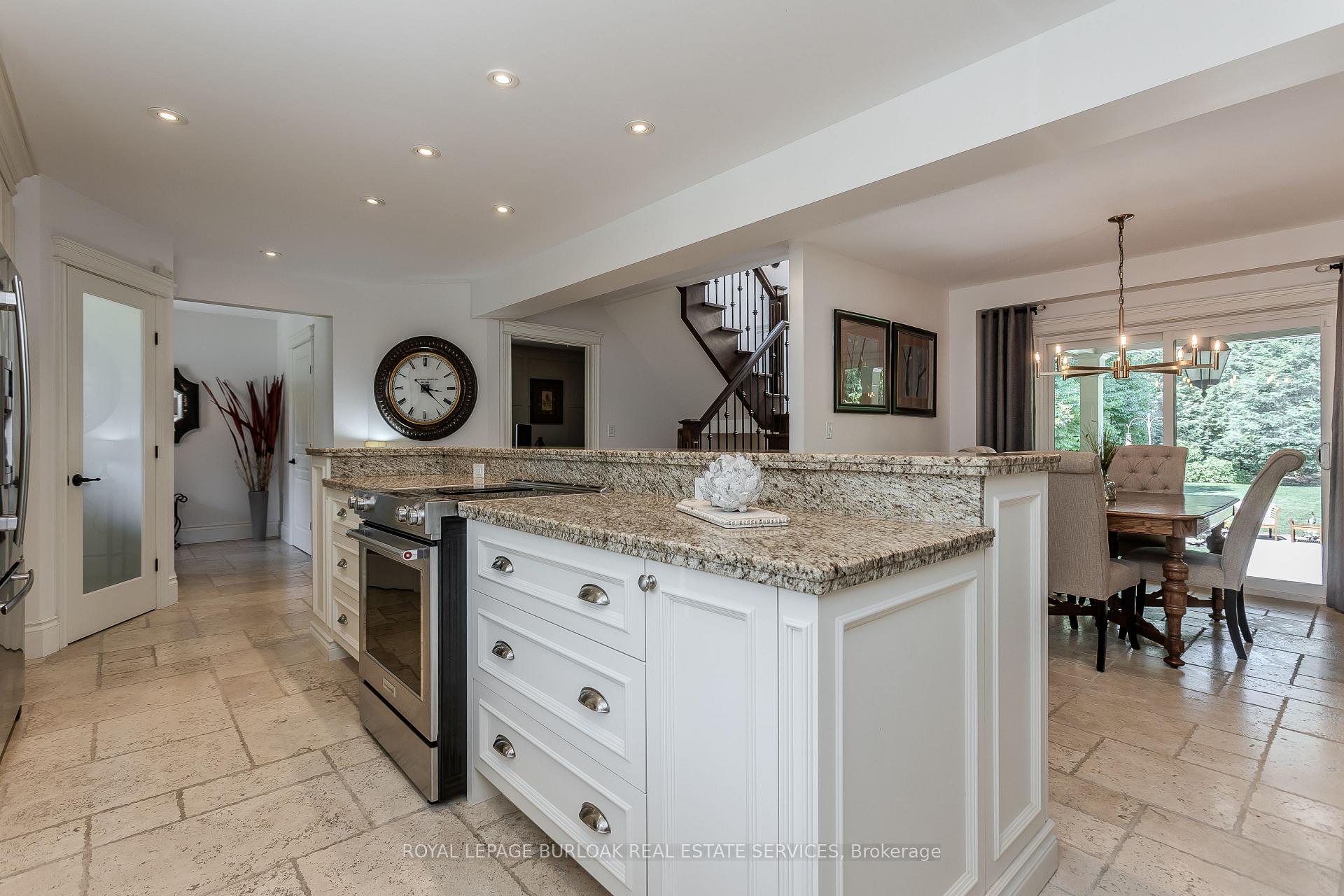 Photo 11 of 427 Smith Avenue, Burlington, Brant — HOMEH