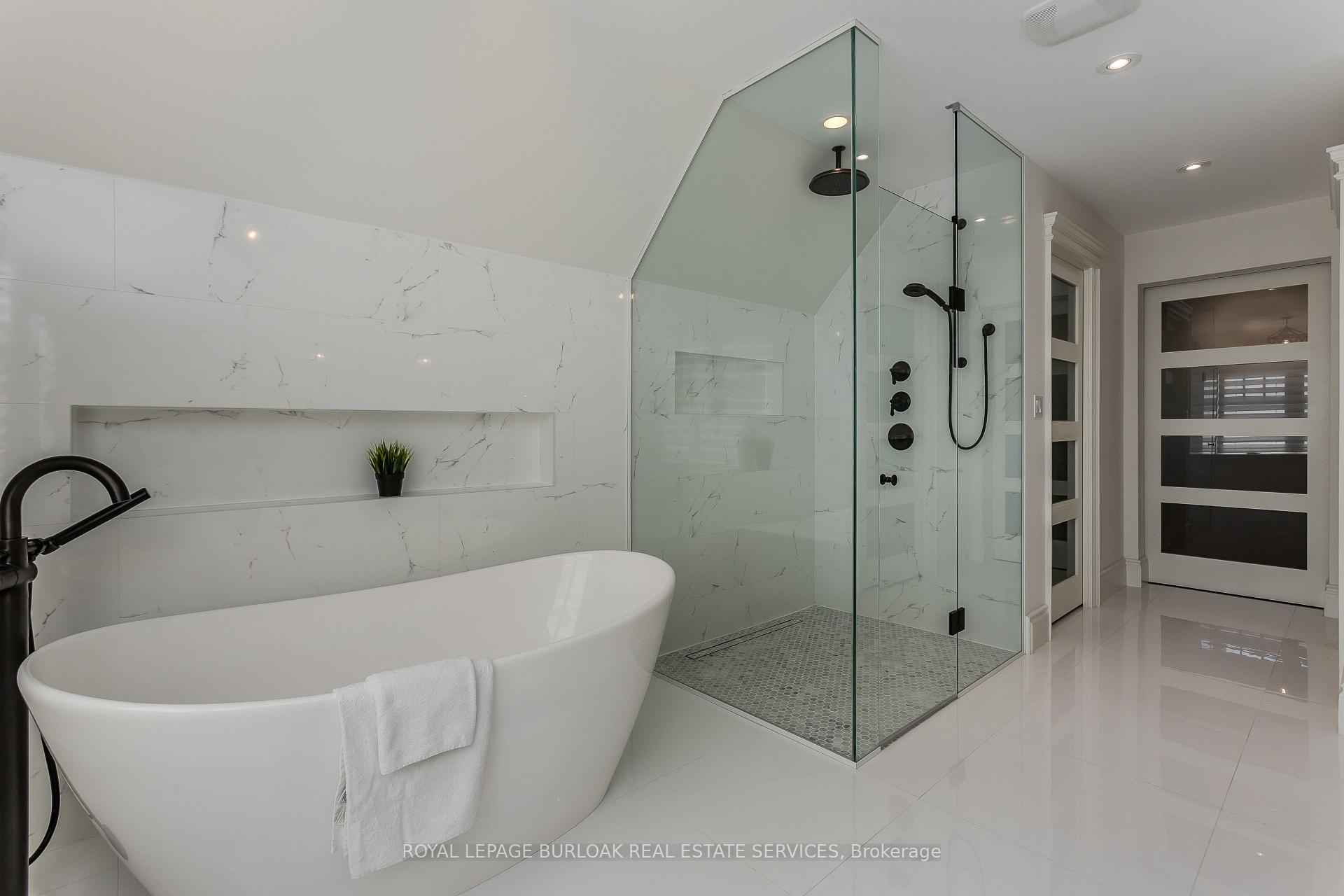 Photo 26 of 427 Smith Avenue, Burlington, Brant — HOMEH