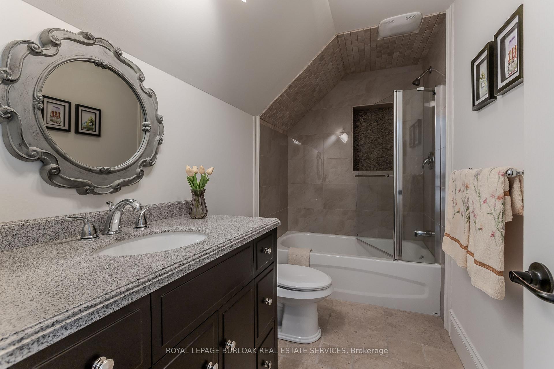 Photo 32 of 427 Smith Avenue, Burlington, Brant — HOMEH