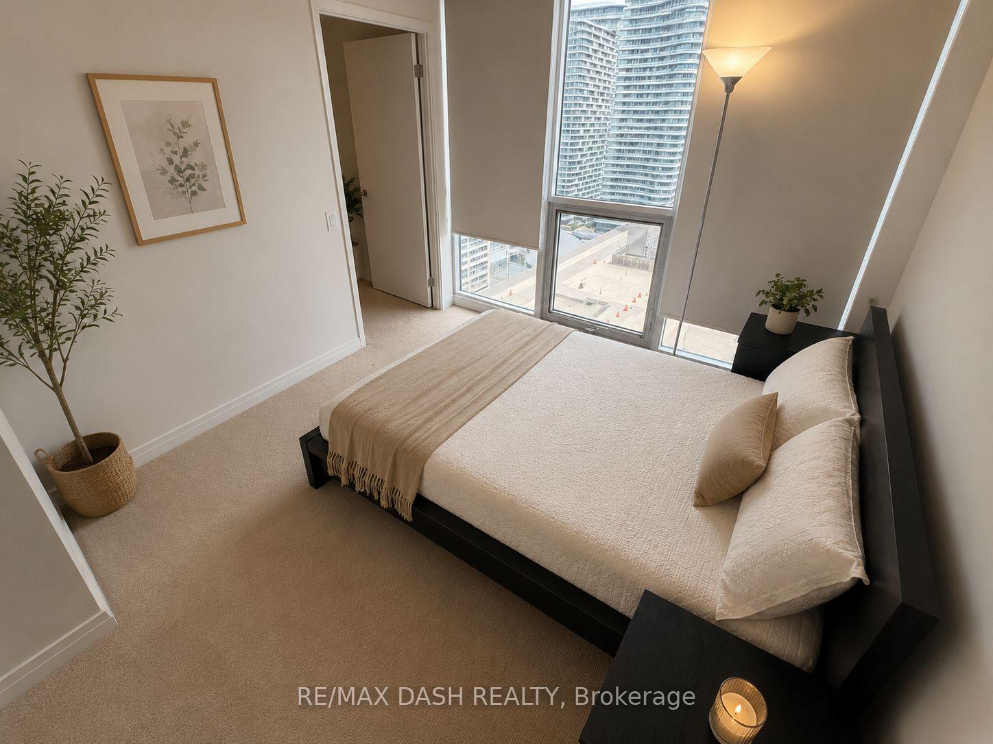 Photo 2 of Unit 2702, 25 Carlton Street, Toronto, Church-Yonge Corridor — HOMEH