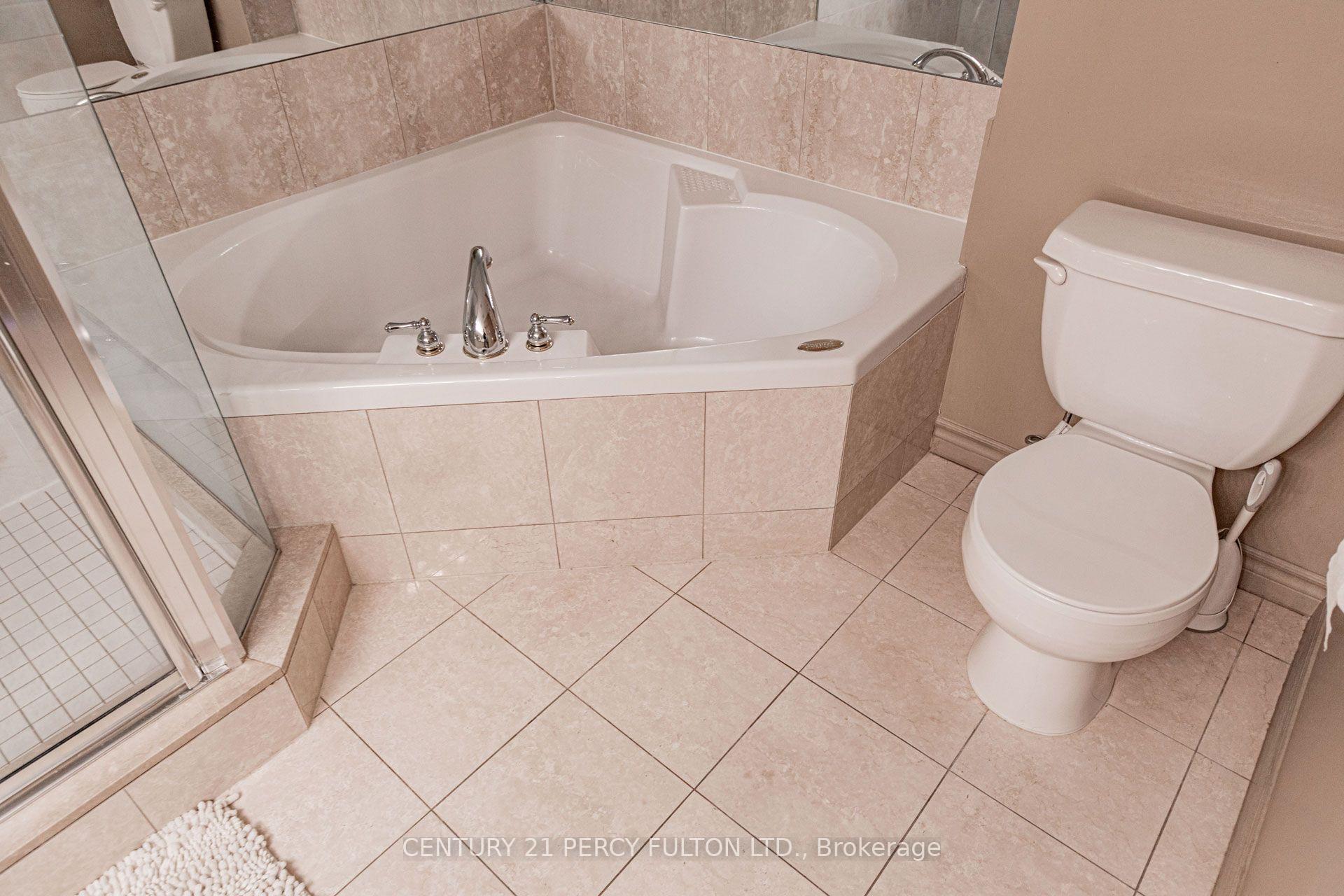 Photo 27 of Unit 816, 18 William Carson Crescent, North York, St. Andrew-Windfields — HOMEH