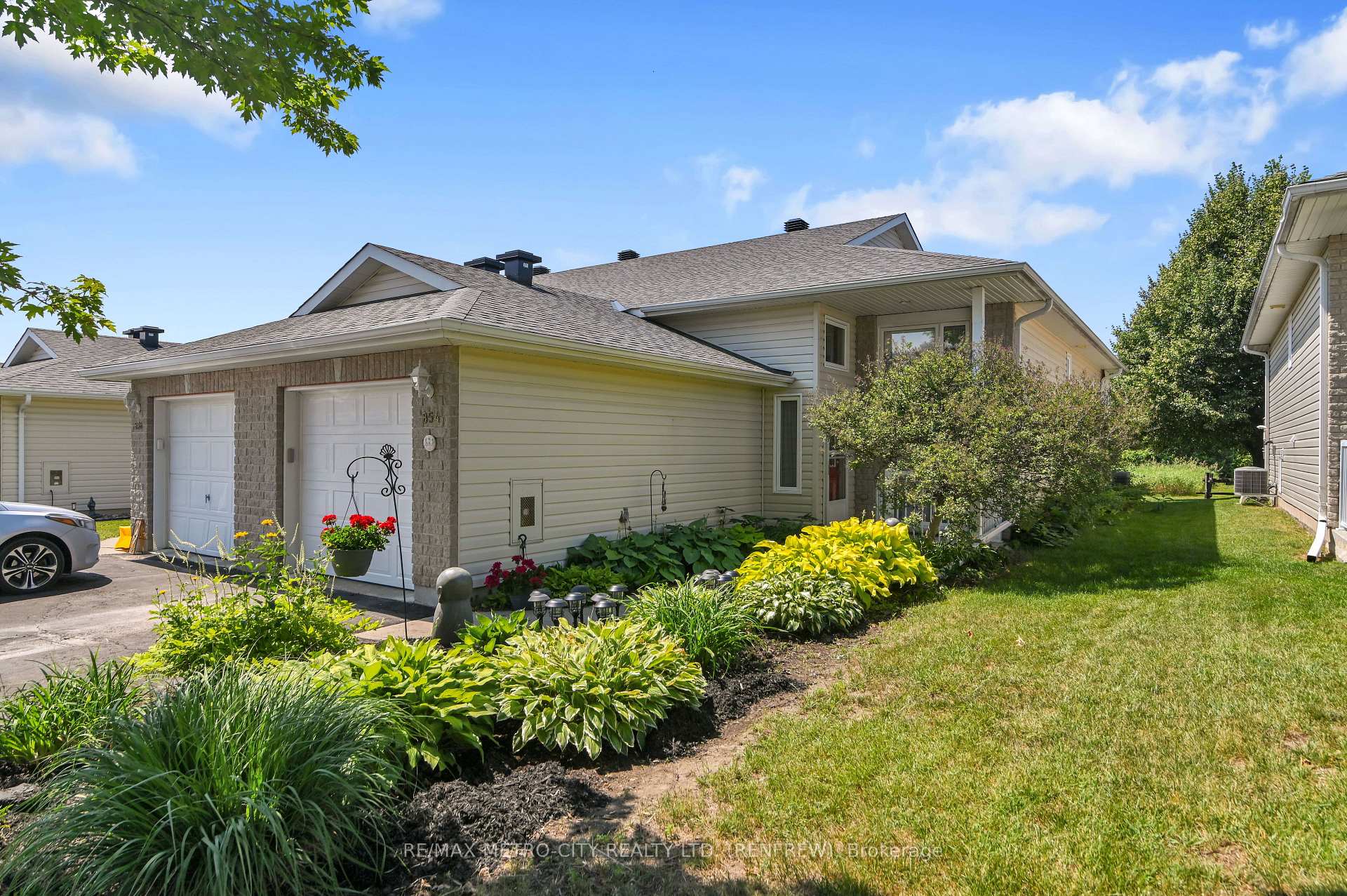 Photo 1 of 854 Eighth Street, Renfrew, Renfrew — HOMEH