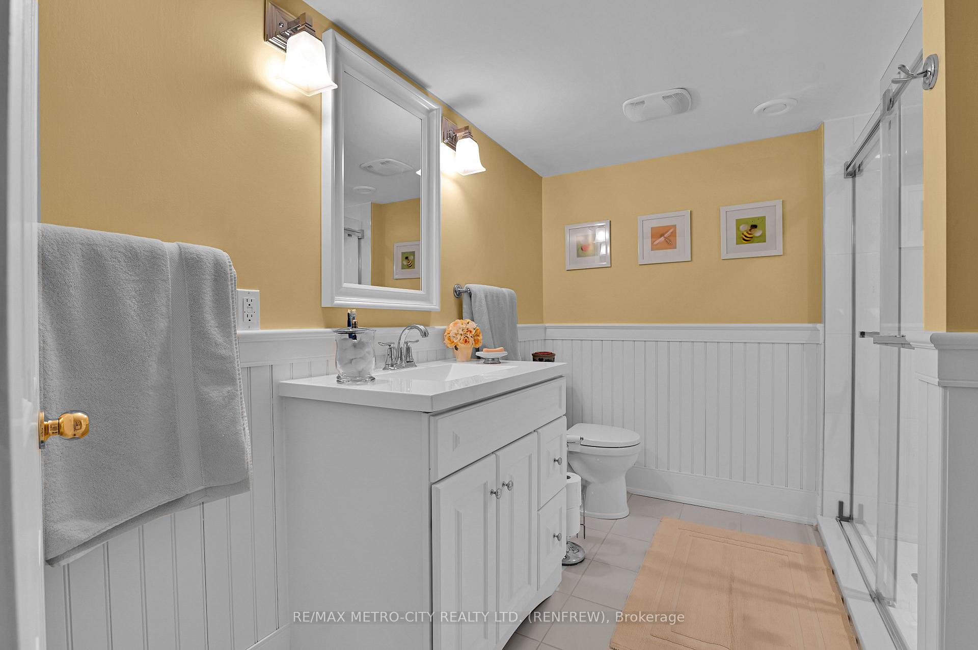 Photo 27 of 854 Eighth Street, Renfrew, Renfrew — HOMEH