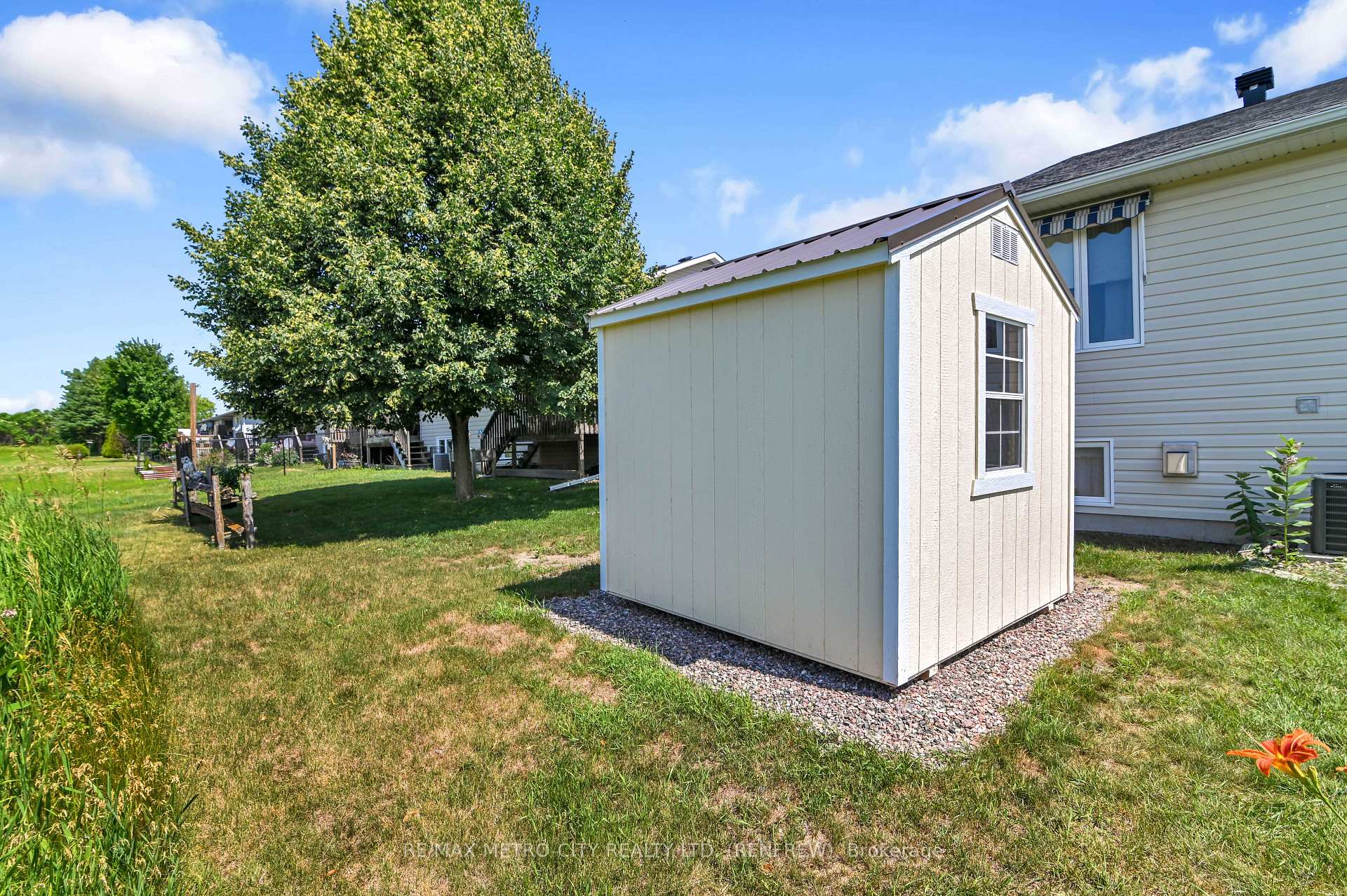 Photo 34 of 854 Eighth Street, Renfrew, Renfrew — HOMEH