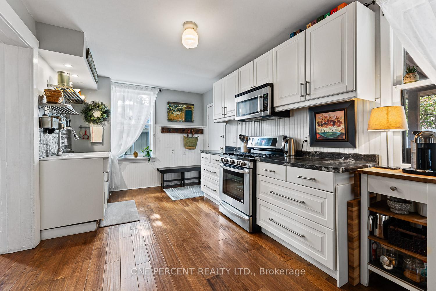 Photo 5 of 3 Bird Avenue, Brampton, Downtown Brampton — HOMEH