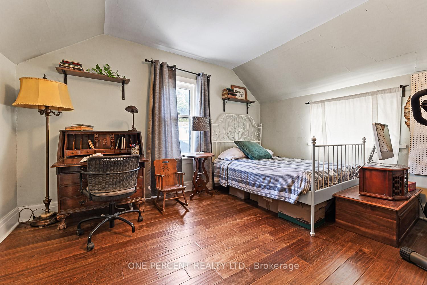 Photo 13 of 3 Bird Avenue, Brampton, Downtown Brampton — HOMEH