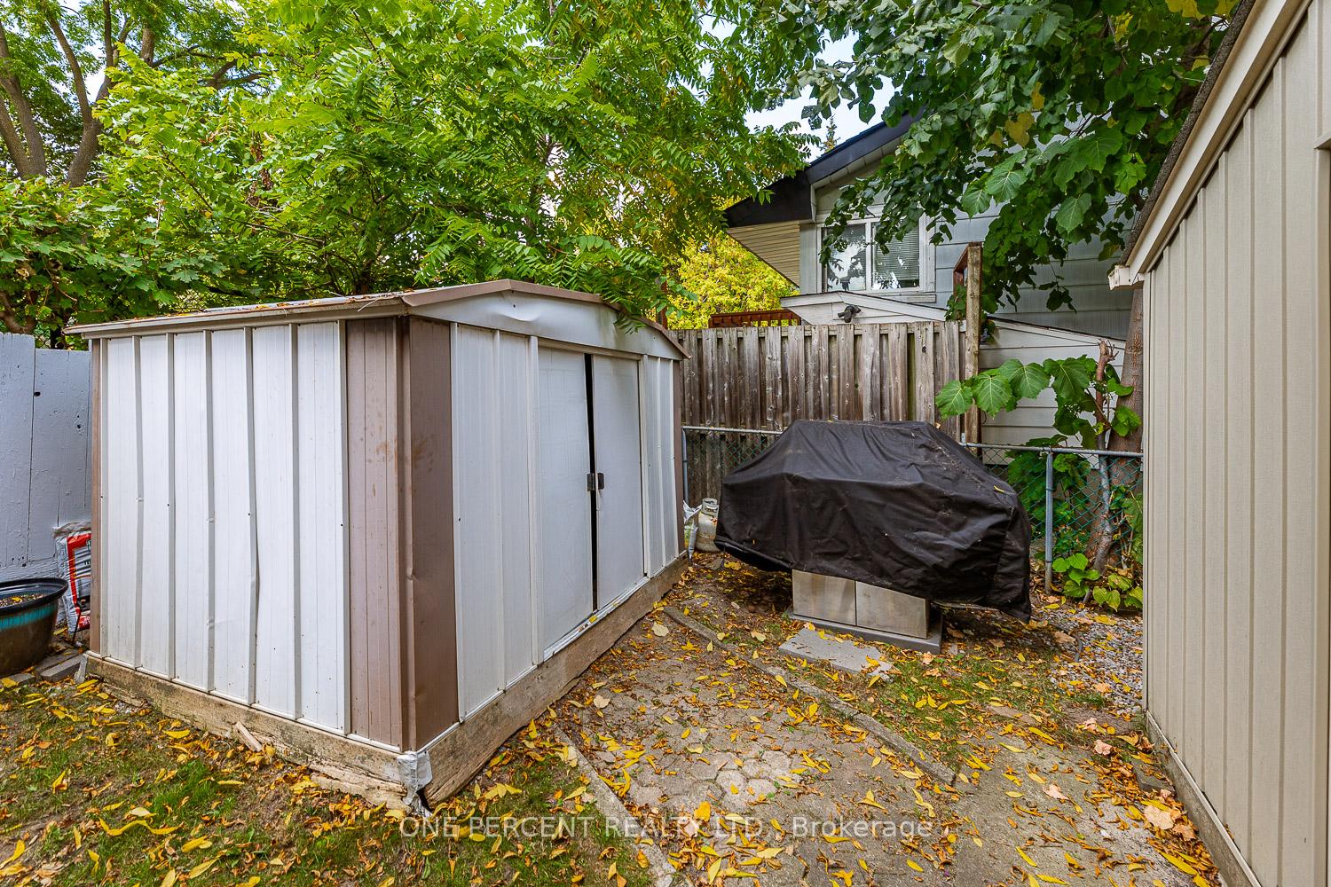 Photo 29 of 3 Bird Avenue, Brampton, Downtown Brampton — HOMEH