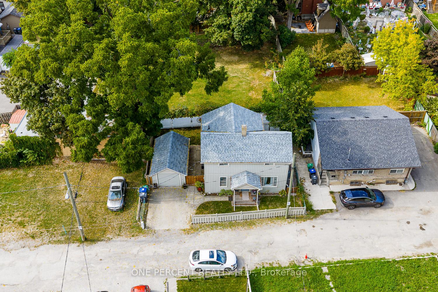 Photo 31 of 3 Bird Avenue, Brampton, Downtown Brampton — HOMEH