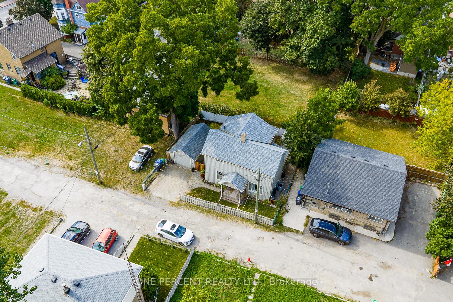 Photo 32 of 3 Bird Avenue, Brampton, Downtown Brampton — HOMEH