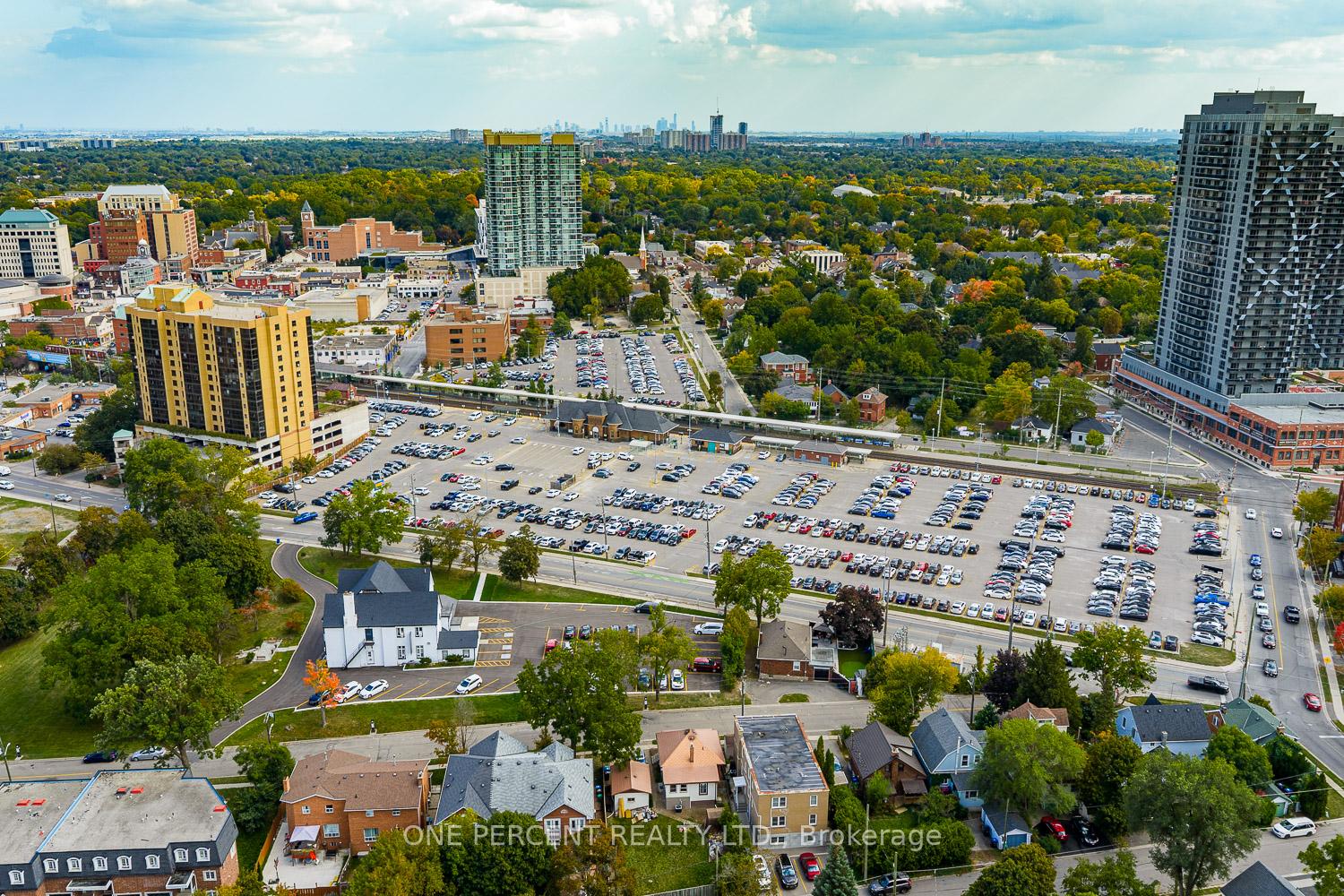 Photo 35 of 3 Bird Avenue, Brampton, Downtown Brampton — HOMEH