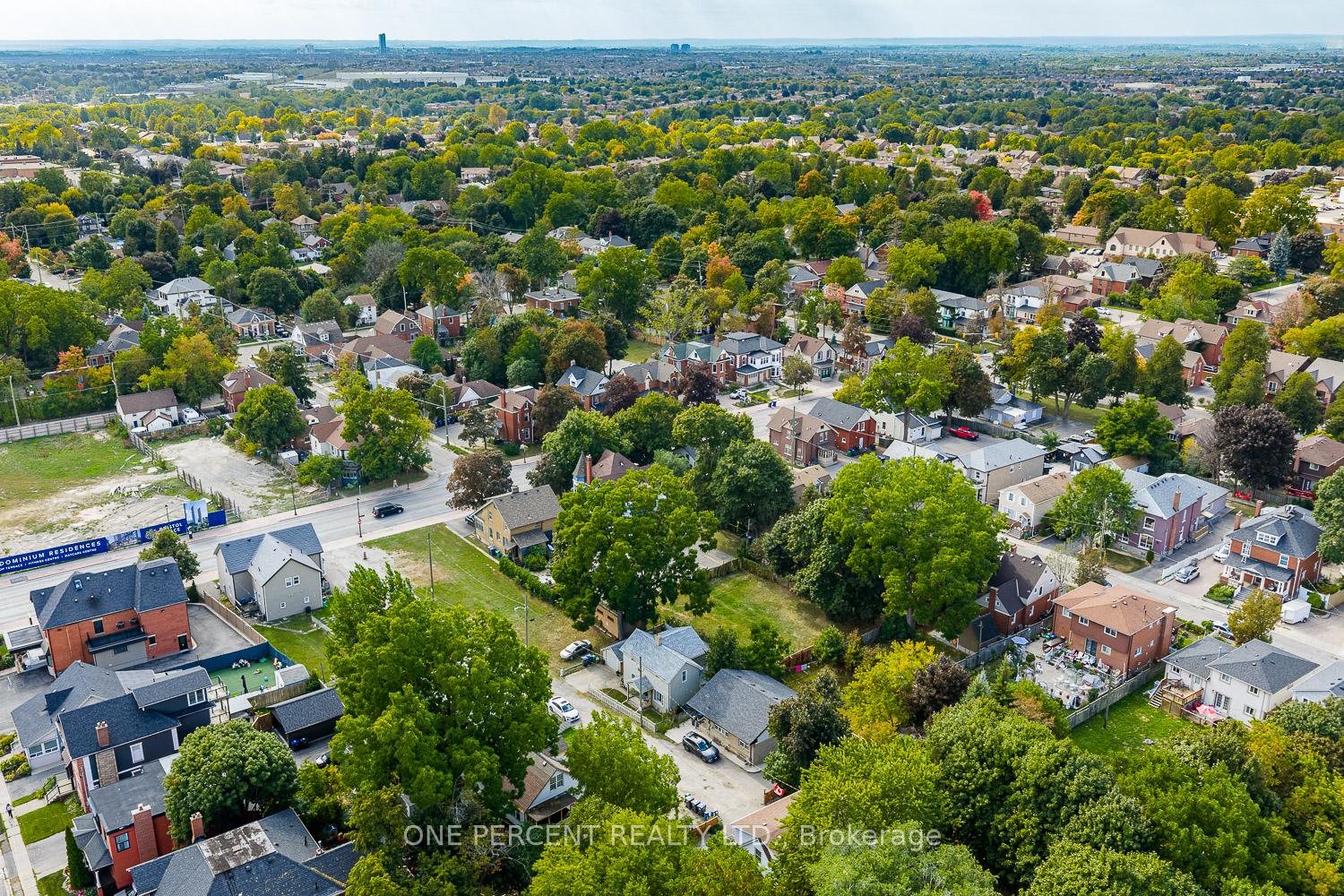 Photo 38 of 3 Bird Avenue, Brampton, Downtown Brampton — HOMEH