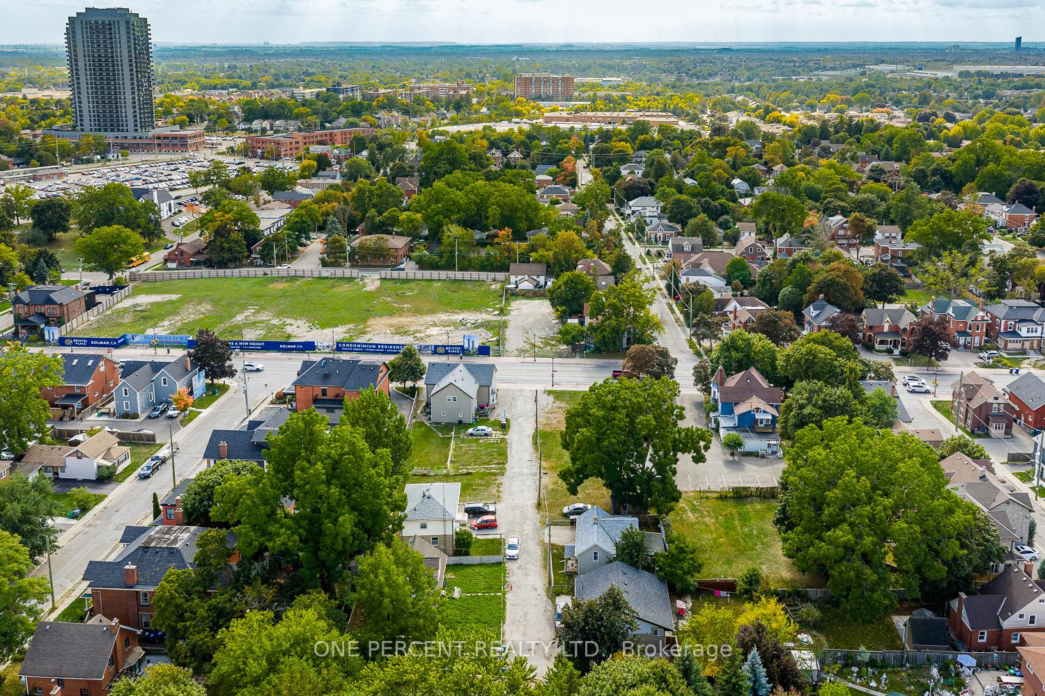 Photo 39 of 3 Bird Avenue, Brampton, Downtown Brampton — HOMEH