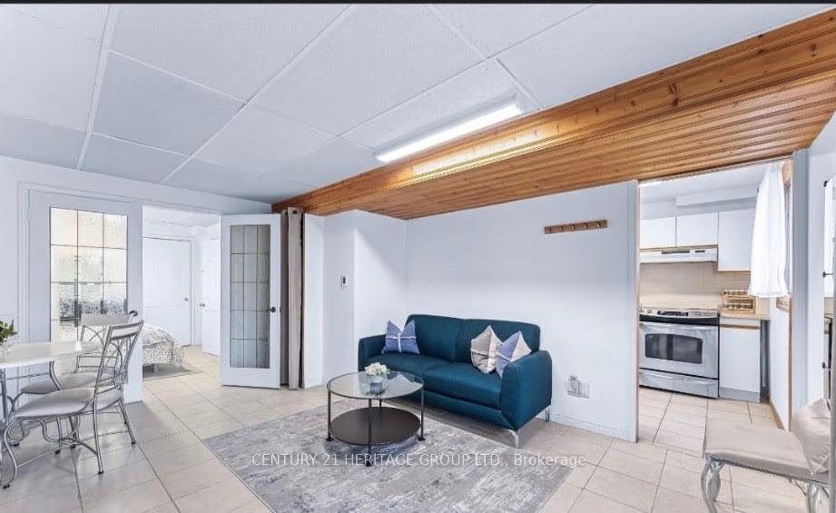 Photo 3 of Unit Bsmt, 37 April Gardens N, Aurora, Aurora Heights — HOMEH