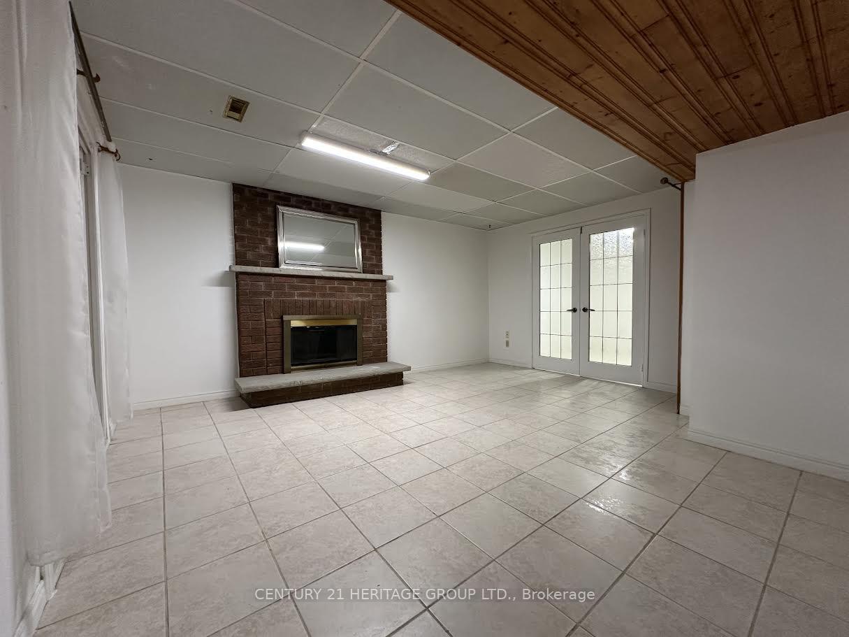 Photo 5 of Unit Bsmt, 37 April Gardens N, Aurora, Aurora Heights — HOMEH