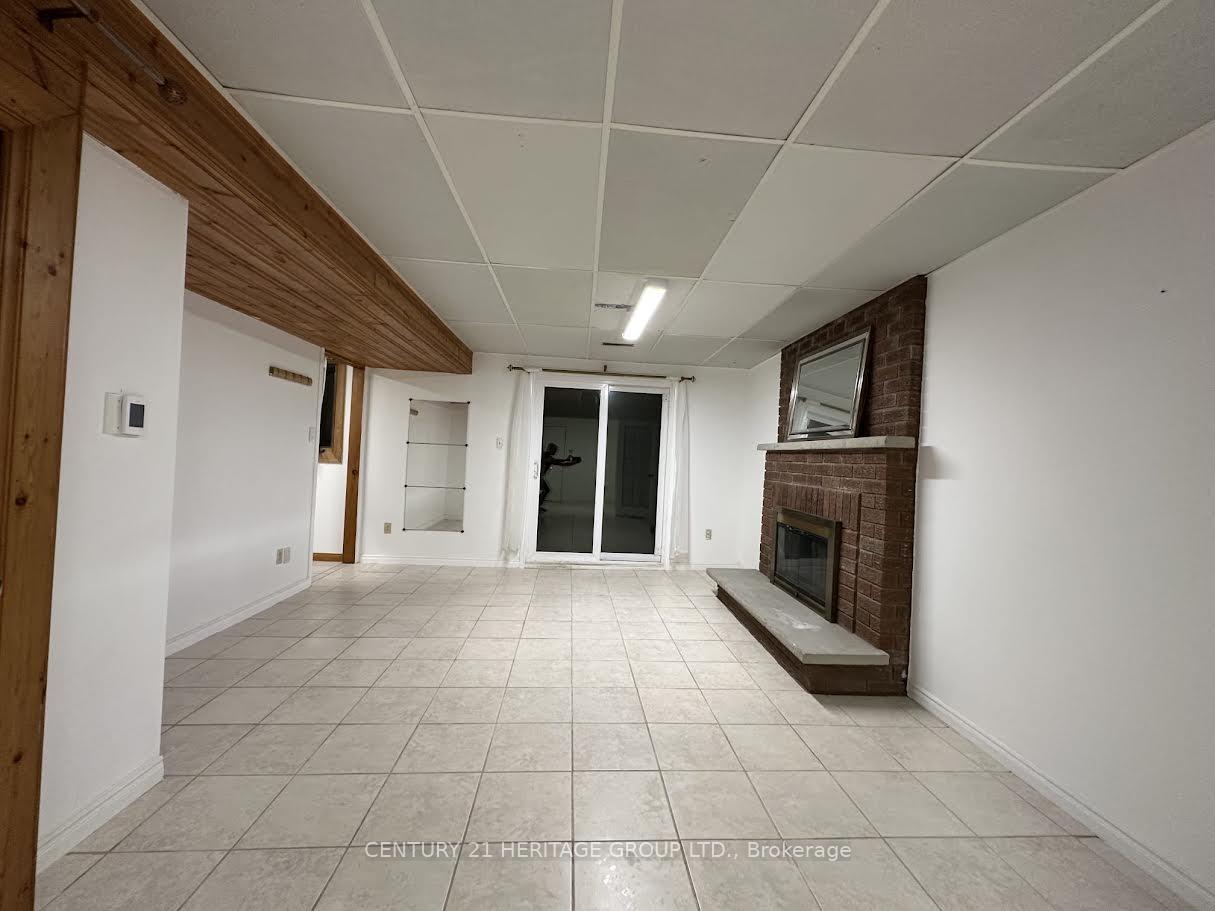 Photo 6 of Unit Bsmt, 37 April Gardens N, Aurora, Aurora Heights — HOMEH