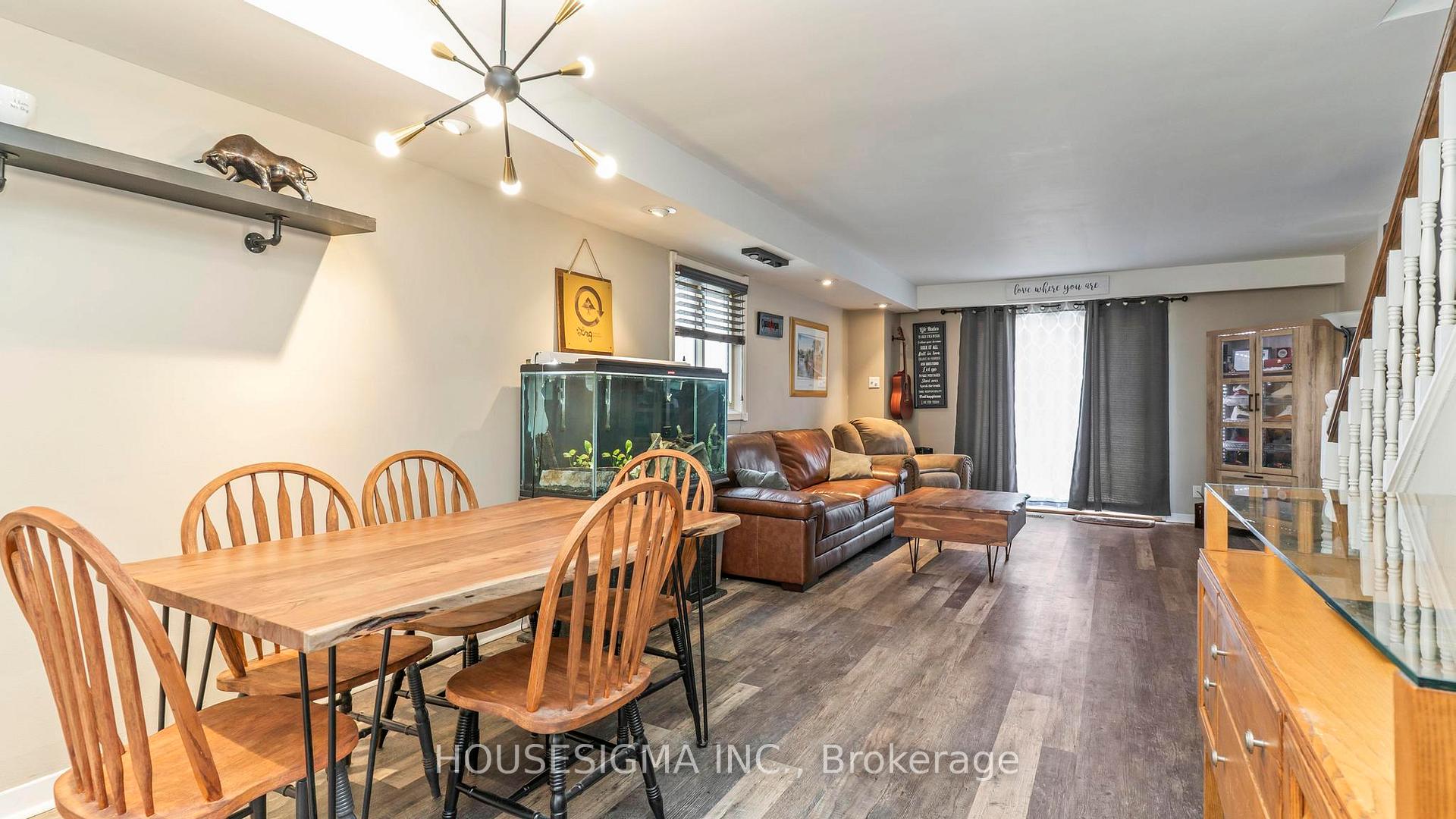 Photo 8 of 16 Arbour Glen Crescent, London, East A — HOMEH