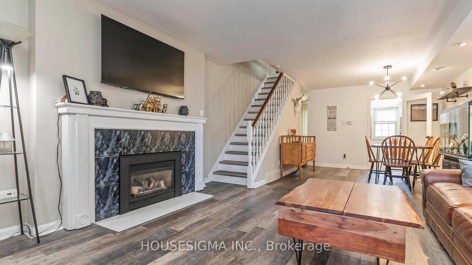 Photo 10 of 16 Arbour Glen Crescent, London, East A — HOMEH