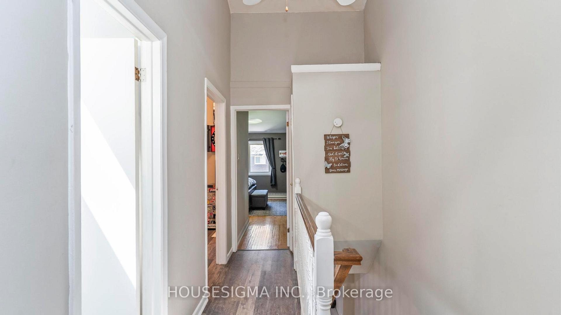 Photo 12 of 16 Arbour Glen Crescent, London, East A — HOMEH