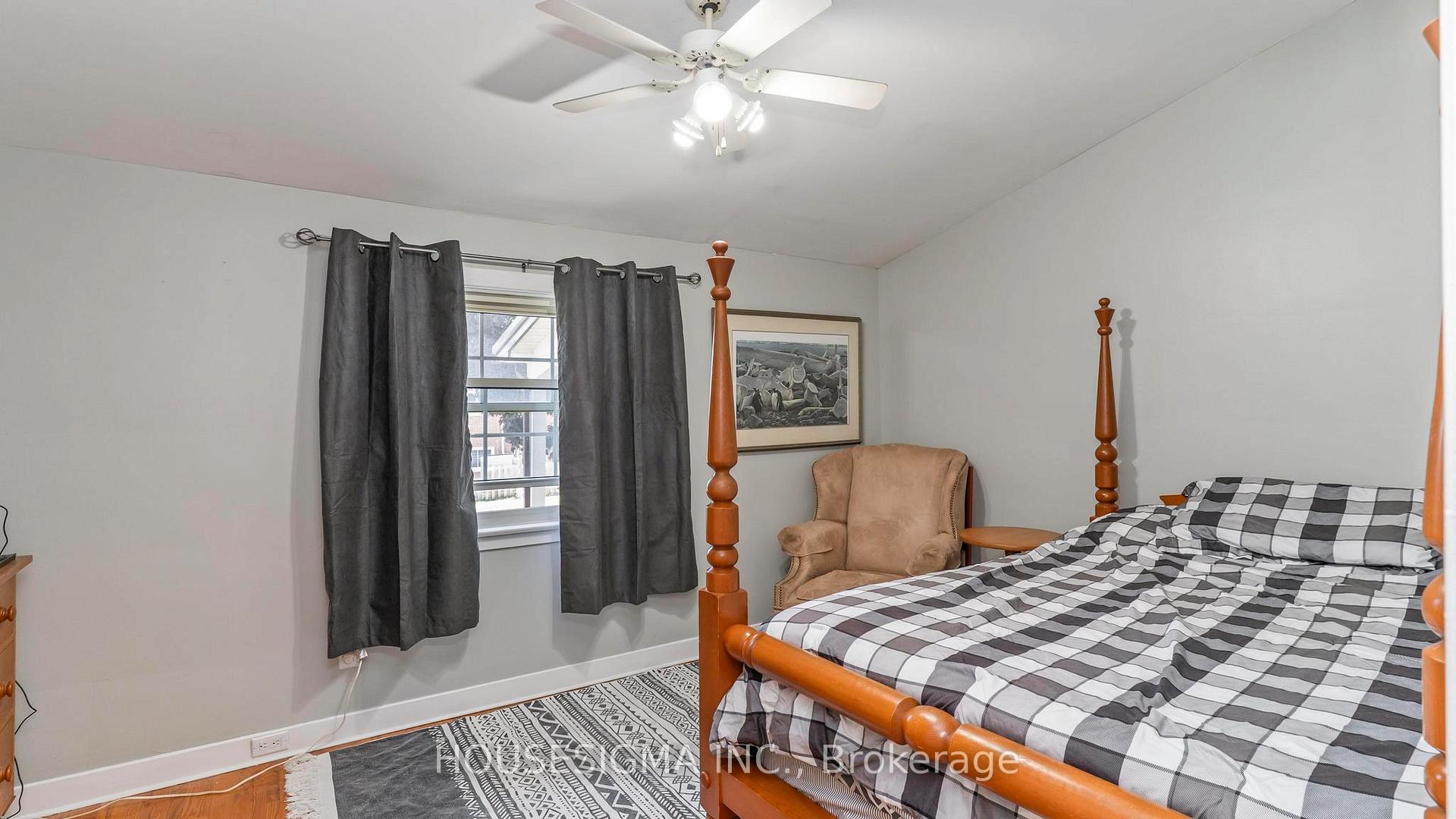 Photo 13 of 16 Arbour Glen Crescent, London, East A — HOMEH
