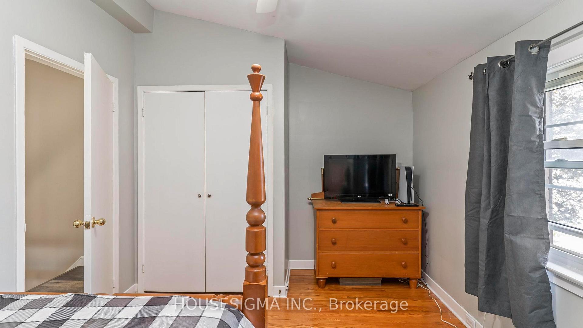Photo 14 of 16 Arbour Glen Crescent, London, East A — HOMEH