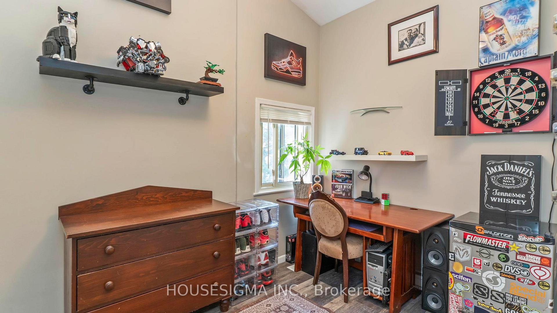 Photo 16 of 16 Arbour Glen Crescent, London, East A — HOMEH