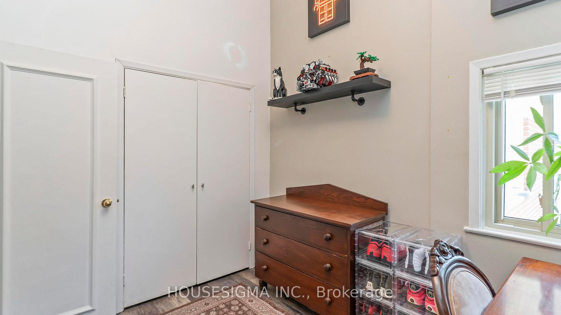 Photo 17 of 16 Arbour Glen Crescent, London, East A — HOMEH