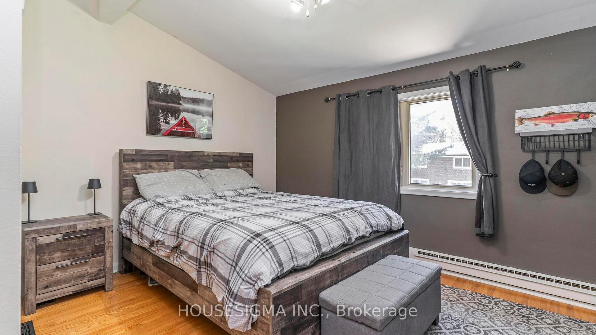 Photo 18 of 16 Arbour Glen Crescent, London, East A — HOMEH