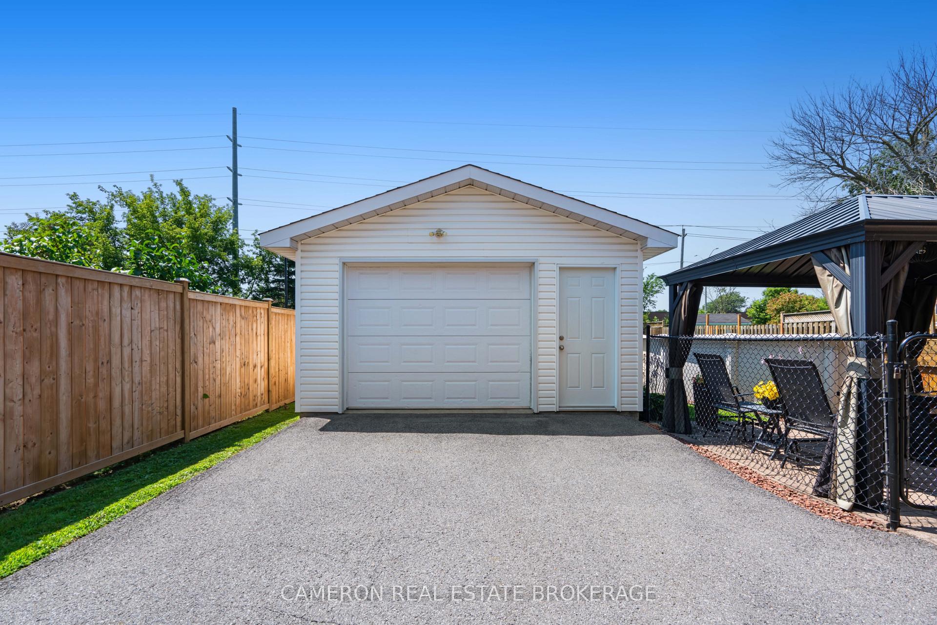 Photo 17 of 409 Danis Avenue, Cornwall, Cornwall — HOMEH