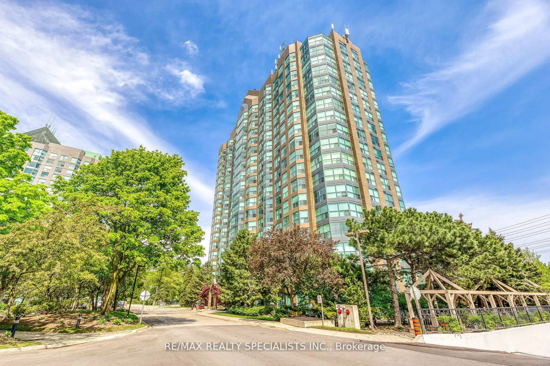 Photo 4 of Unit 1112, 2177 Burnhamthorpe Road, Mississauga, Erin Mills — HOMEH