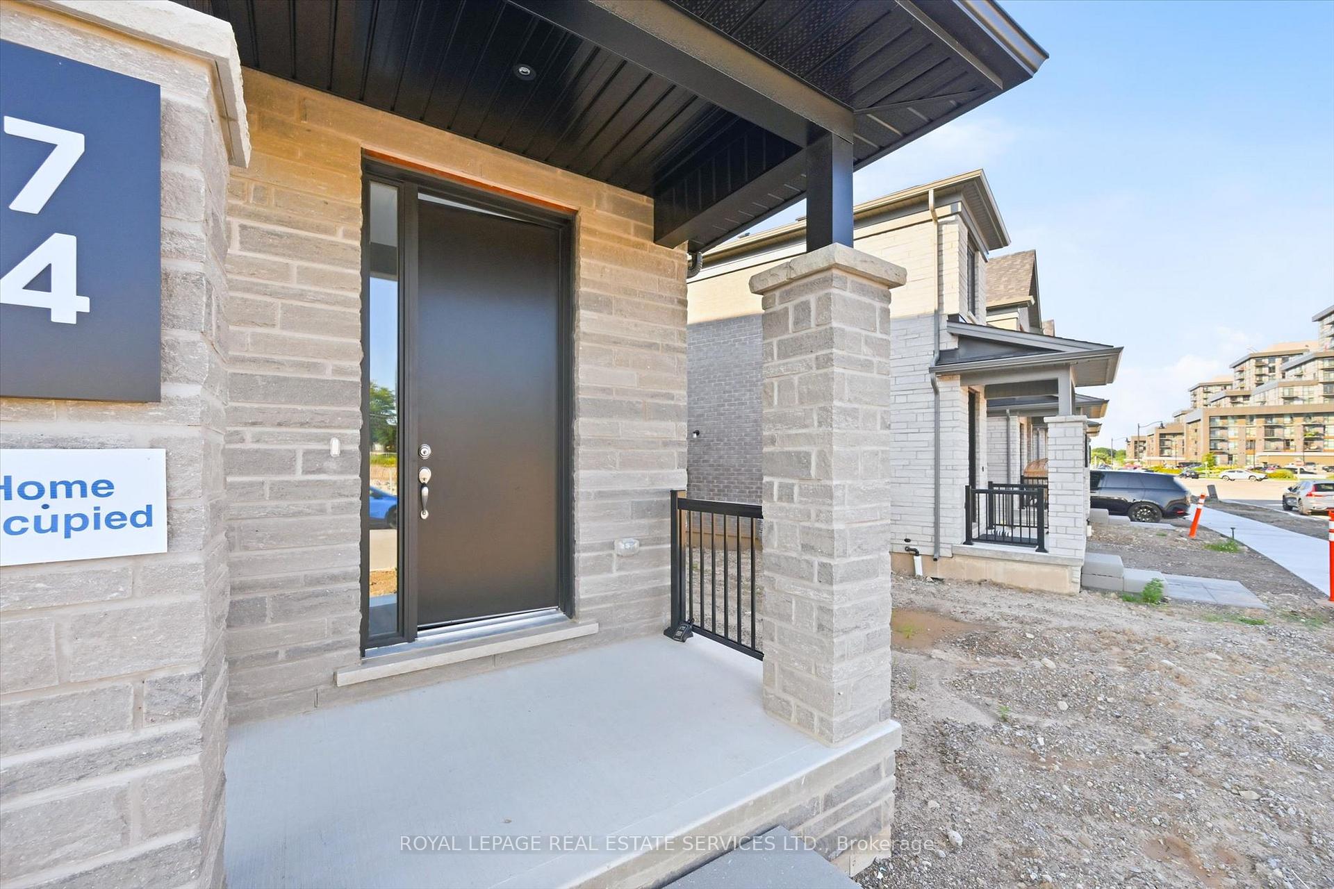 Photo 2 of 74 Valley Trail Place, Hamilton, Waterdown — HOMEH