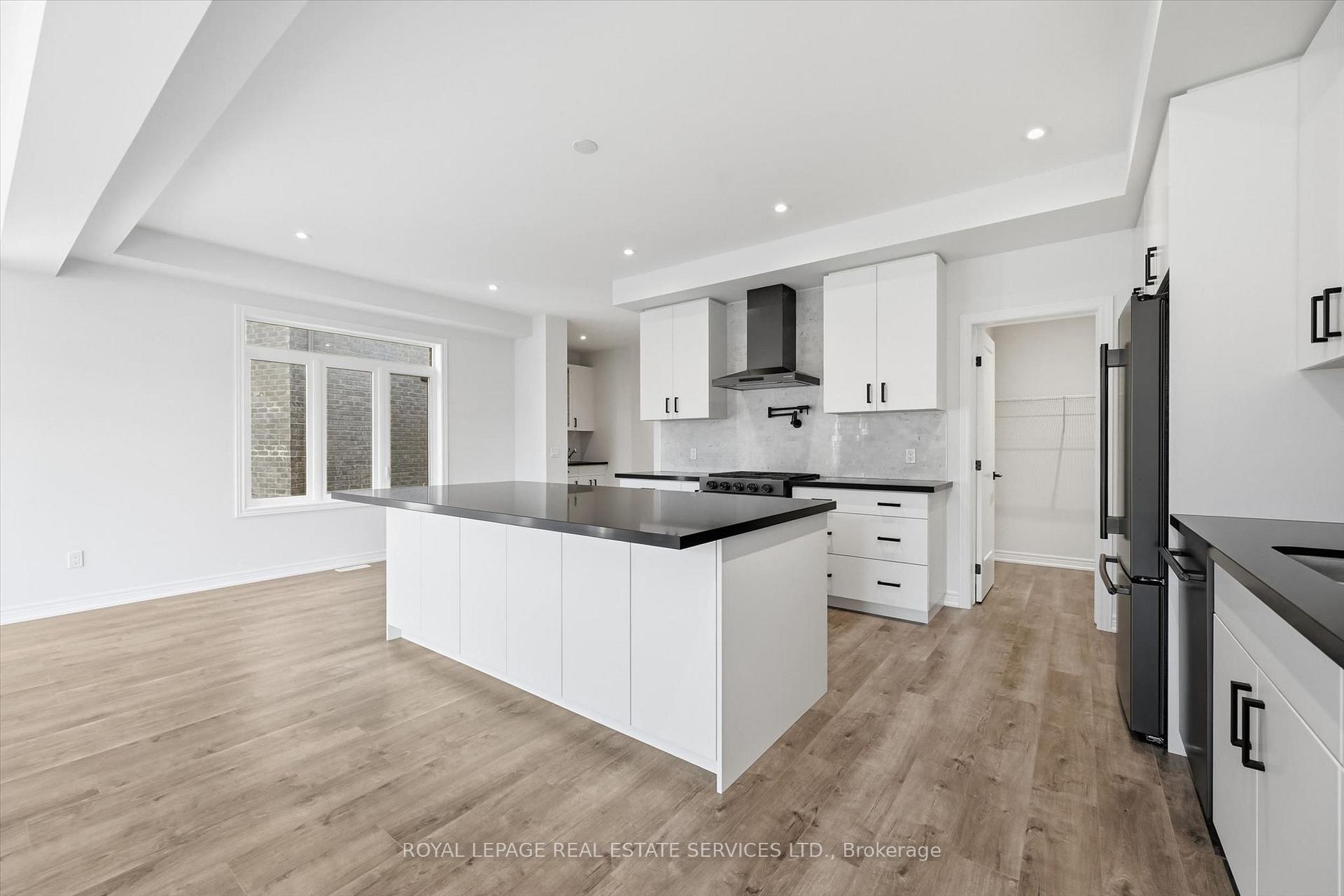 Photo 8 of 74 Valley Trail Place, Hamilton, Waterdown — HOMEH
