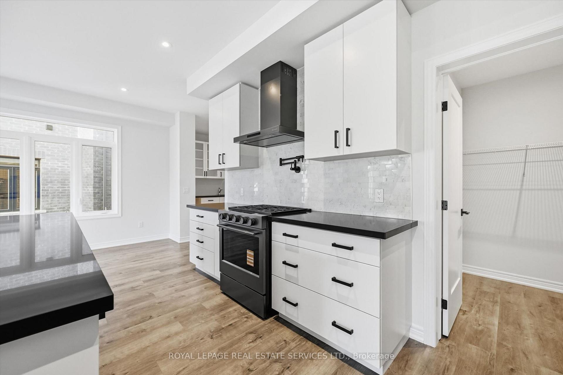 Photo 9 of 74 Valley Trail Place, Hamilton, Waterdown — HOMEH
