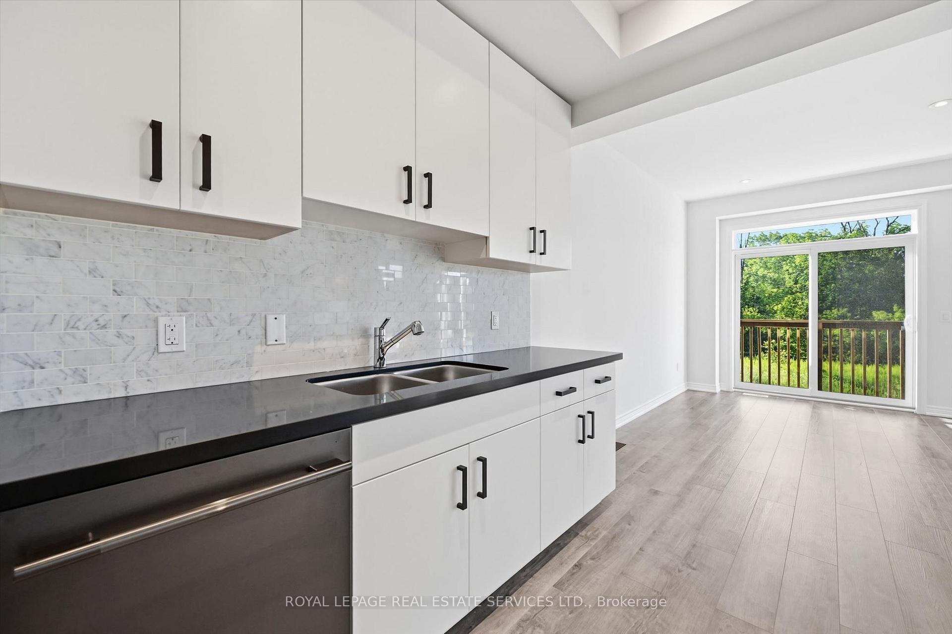 Photo 11 of 74 Valley Trail Place, Hamilton, Waterdown — HOMEH