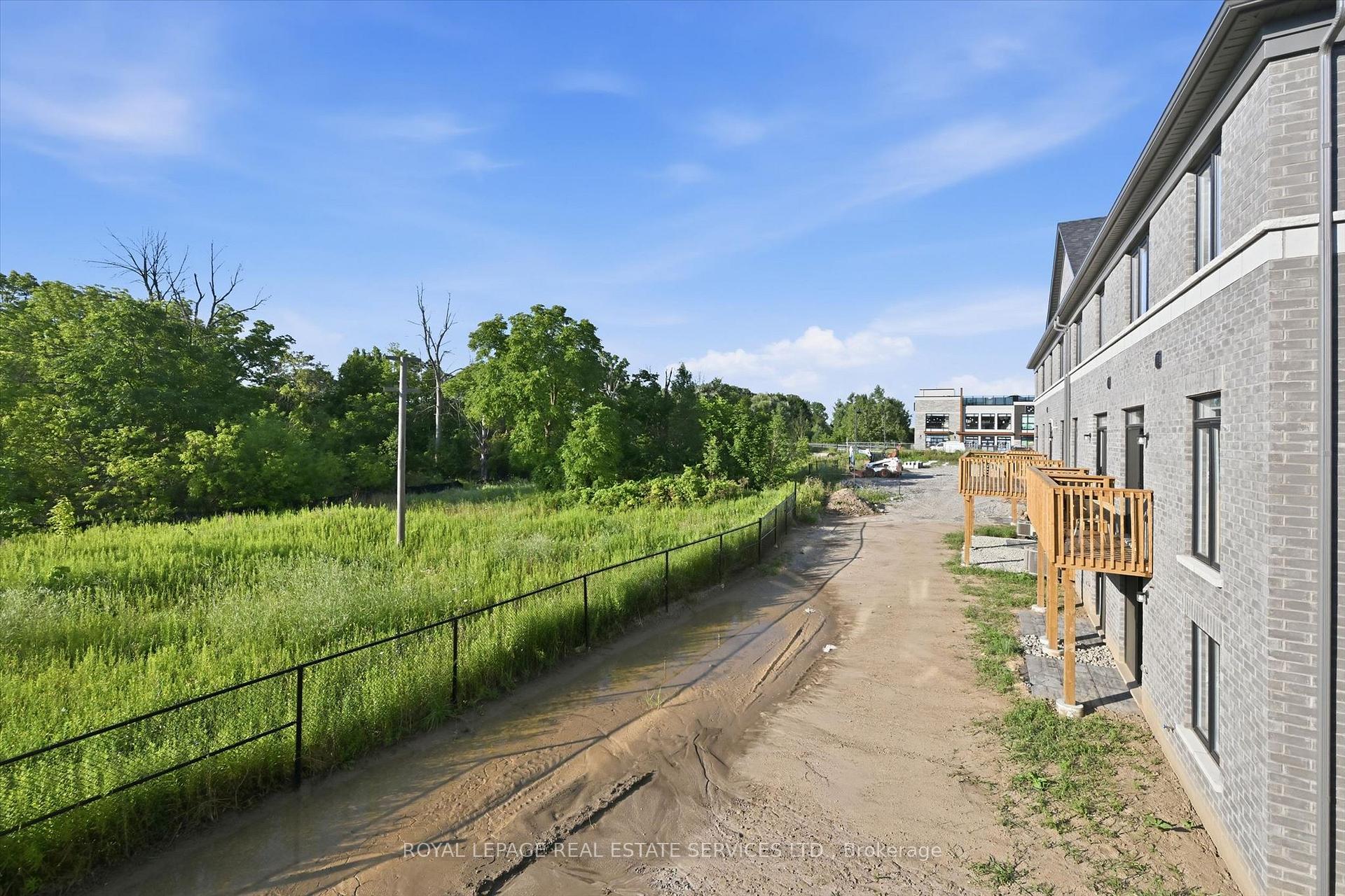 Photo 15 of 74 Valley Trail Place, Hamilton, Waterdown — HOMEH