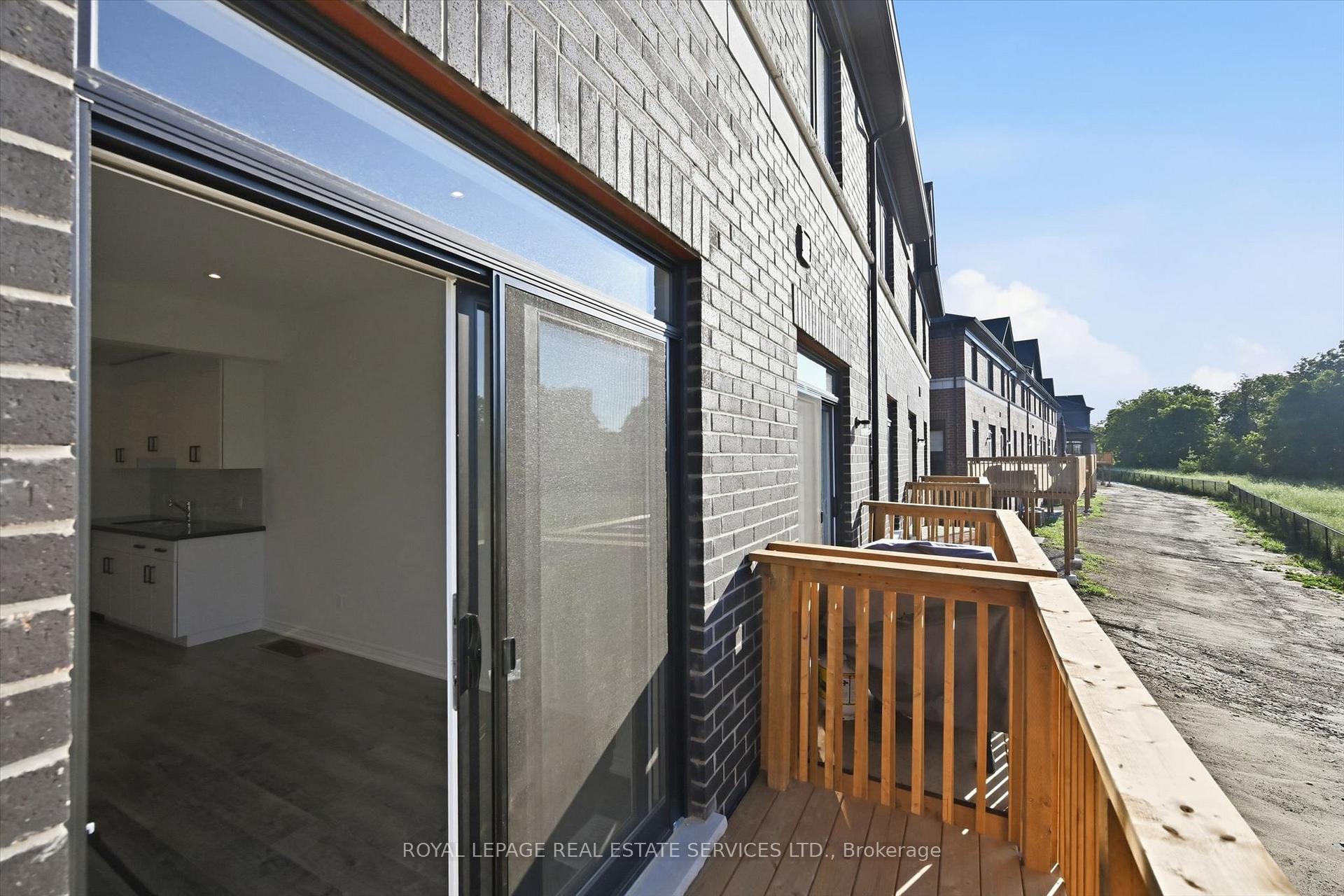 Photo 17 of 74 Valley Trail Place, Hamilton, Waterdown — HOMEH